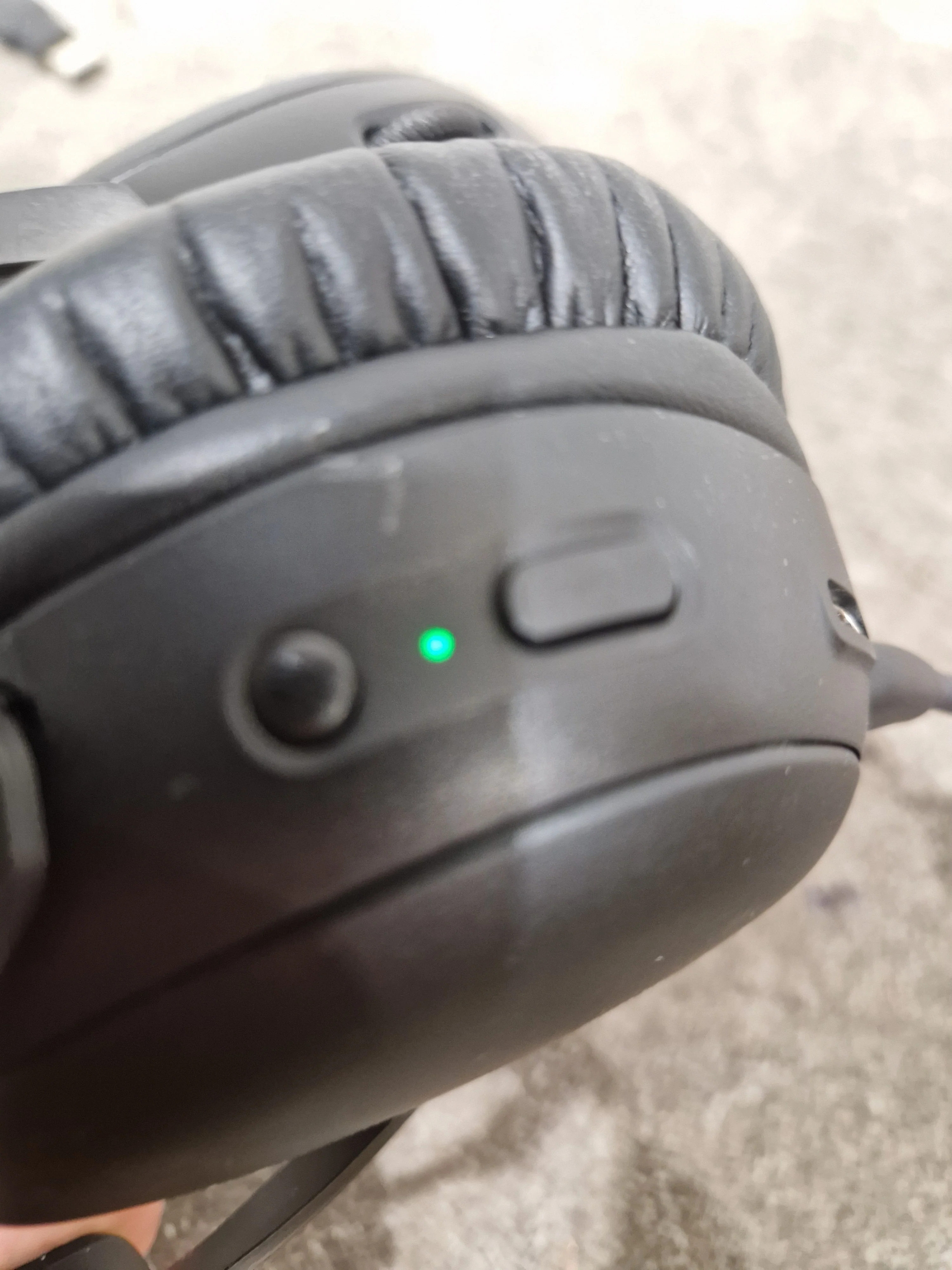 HyperX Cloud III Wireless - Gaming Headphones - Black - Excellent w/ USB Connector - Image 7