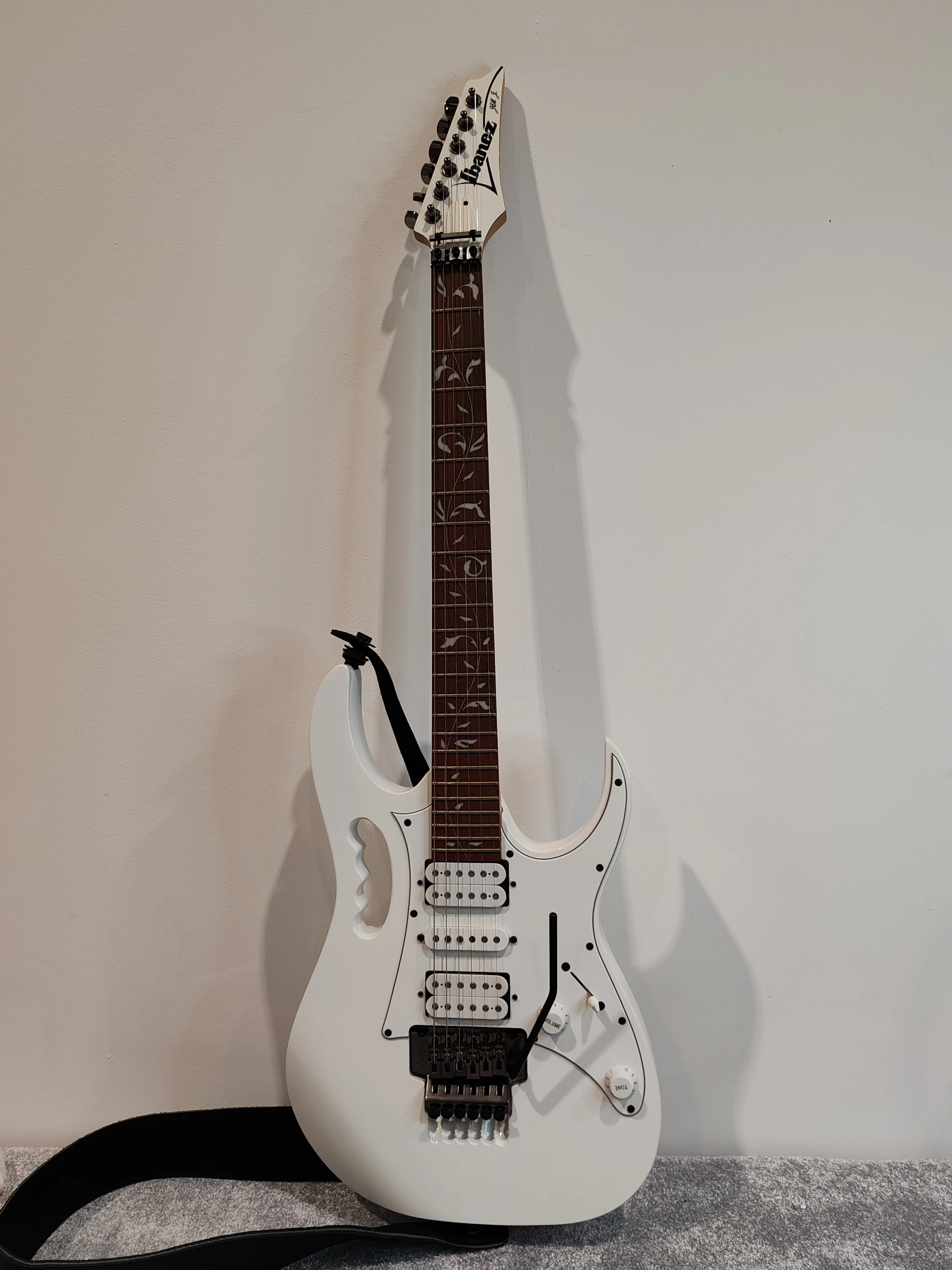 Ibanez Jem Jr Electric Guitar - White - Double Locking Trem - Image 2