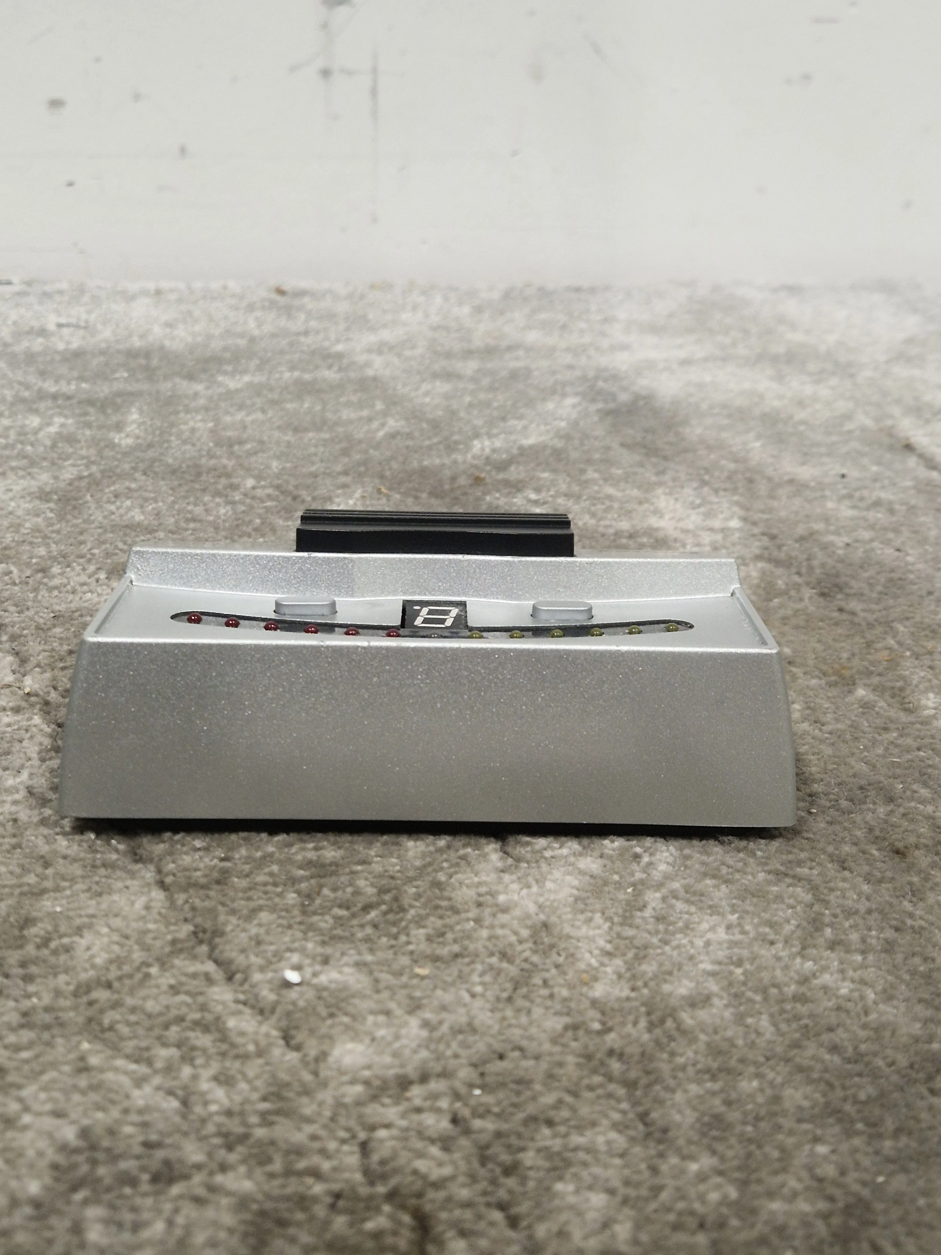 Ibanez LU20 - Digital Tuner - Silver - Excellent - Image 10