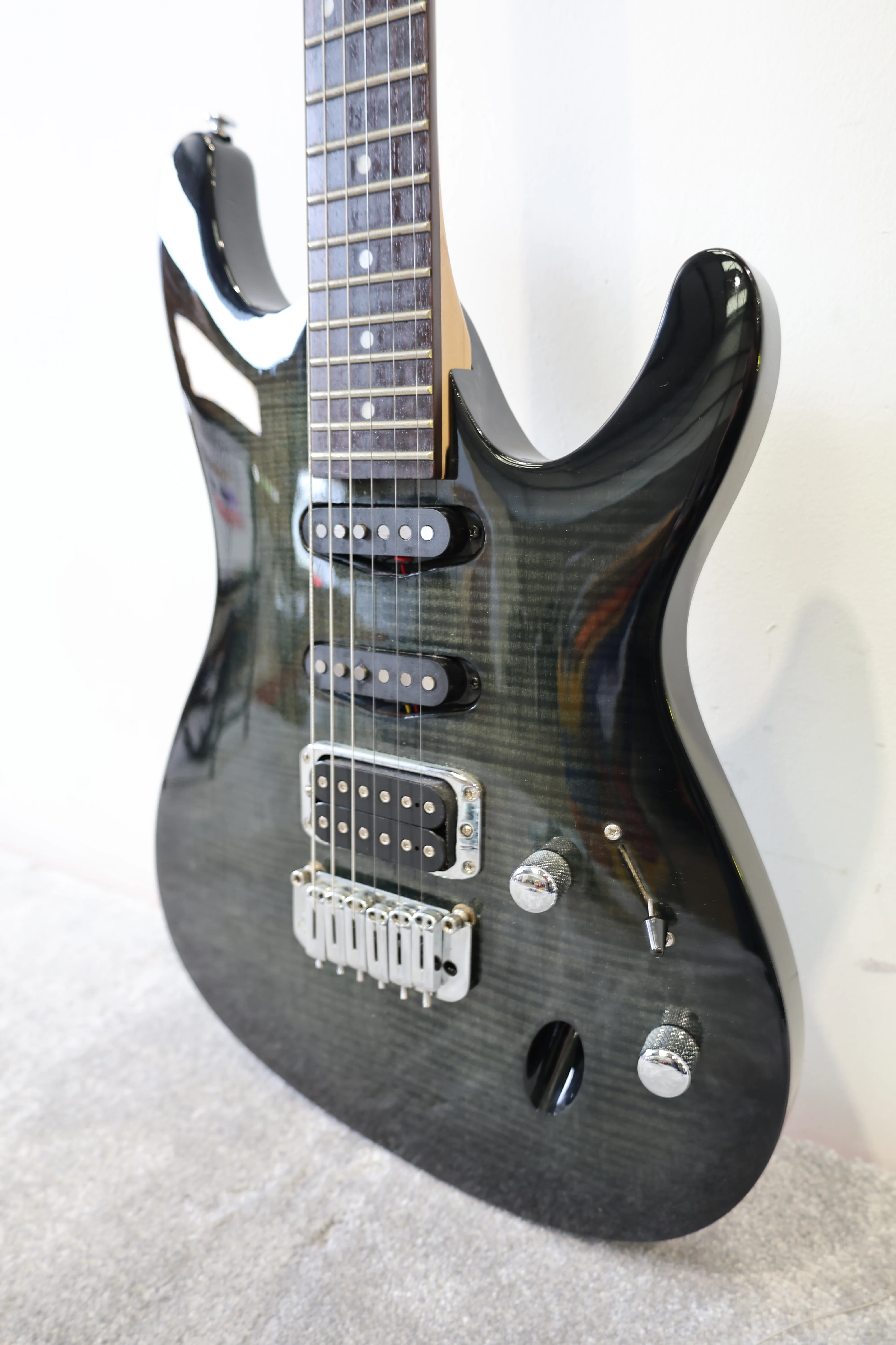 Ibanez SA 160QM Electric Guitar 2016 Dark Green - Quilted Maple Top Maple Neck - Very Good w/ Soft Case - Image 3