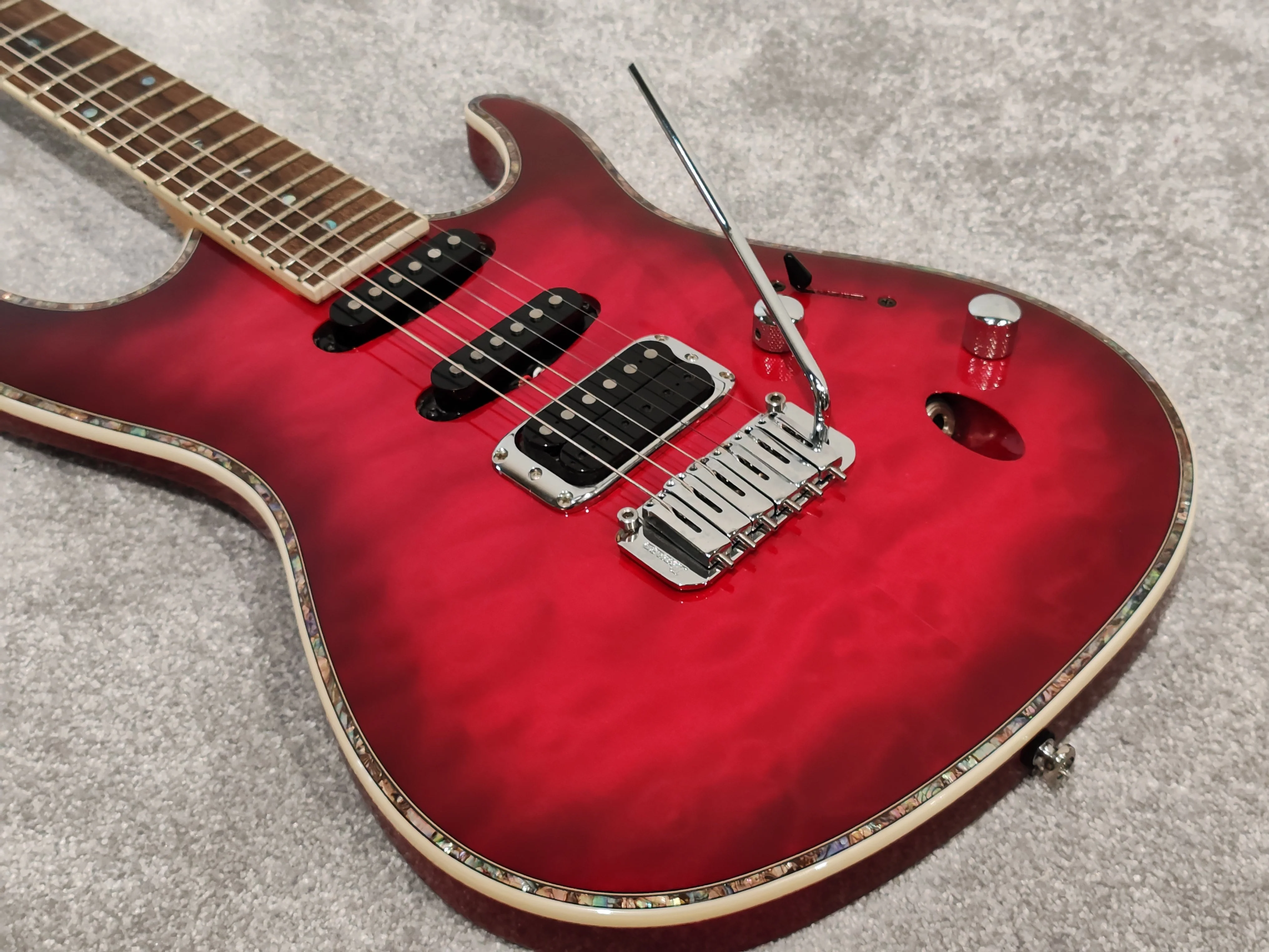 Ibanez SA360QM Electric Guitar - Red - With Hard Case - Image 4