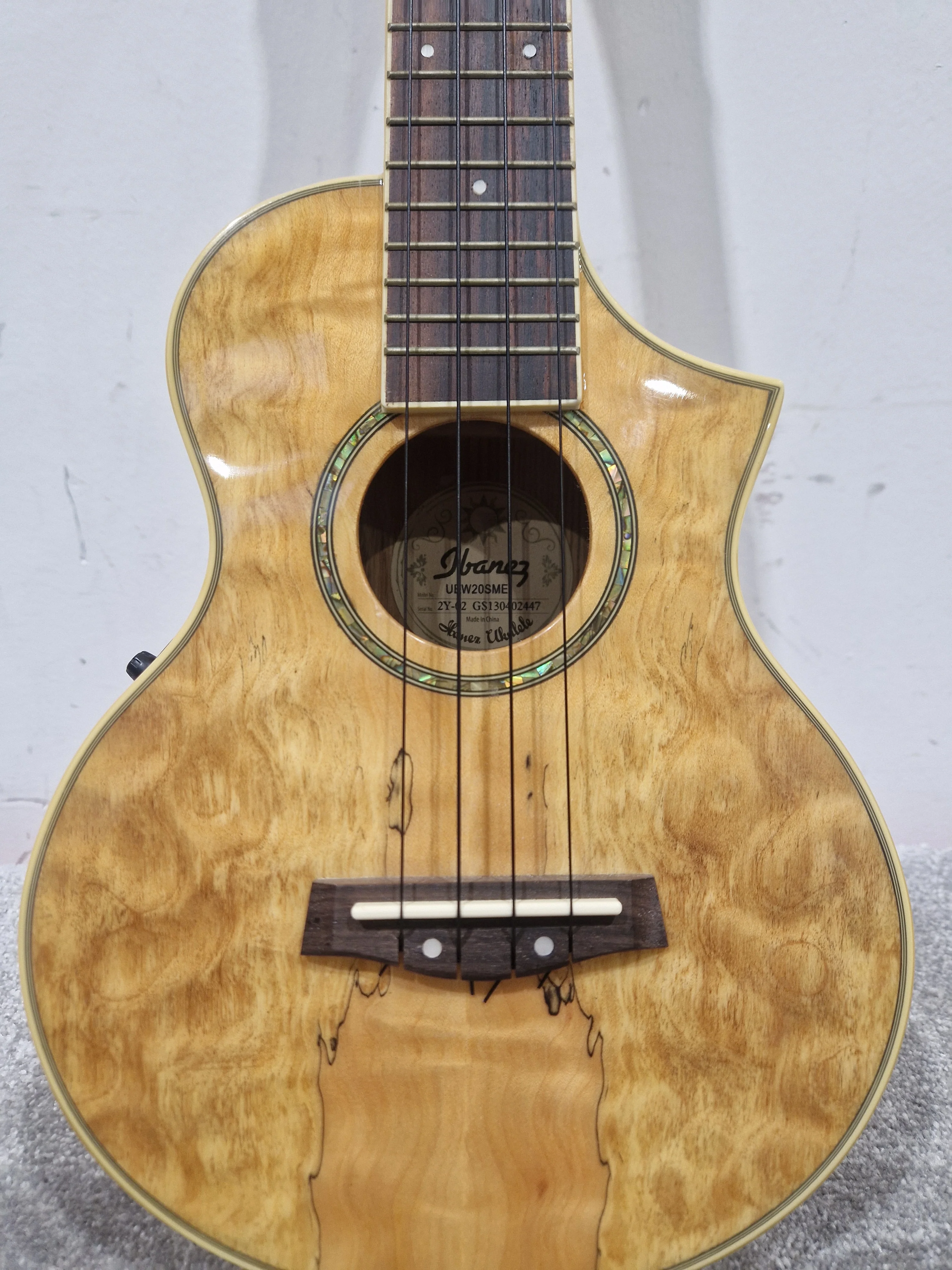 Ibanez UEW20SME - Electric Ukulele - Natural - Excellent w/ Hard Case - Image 11