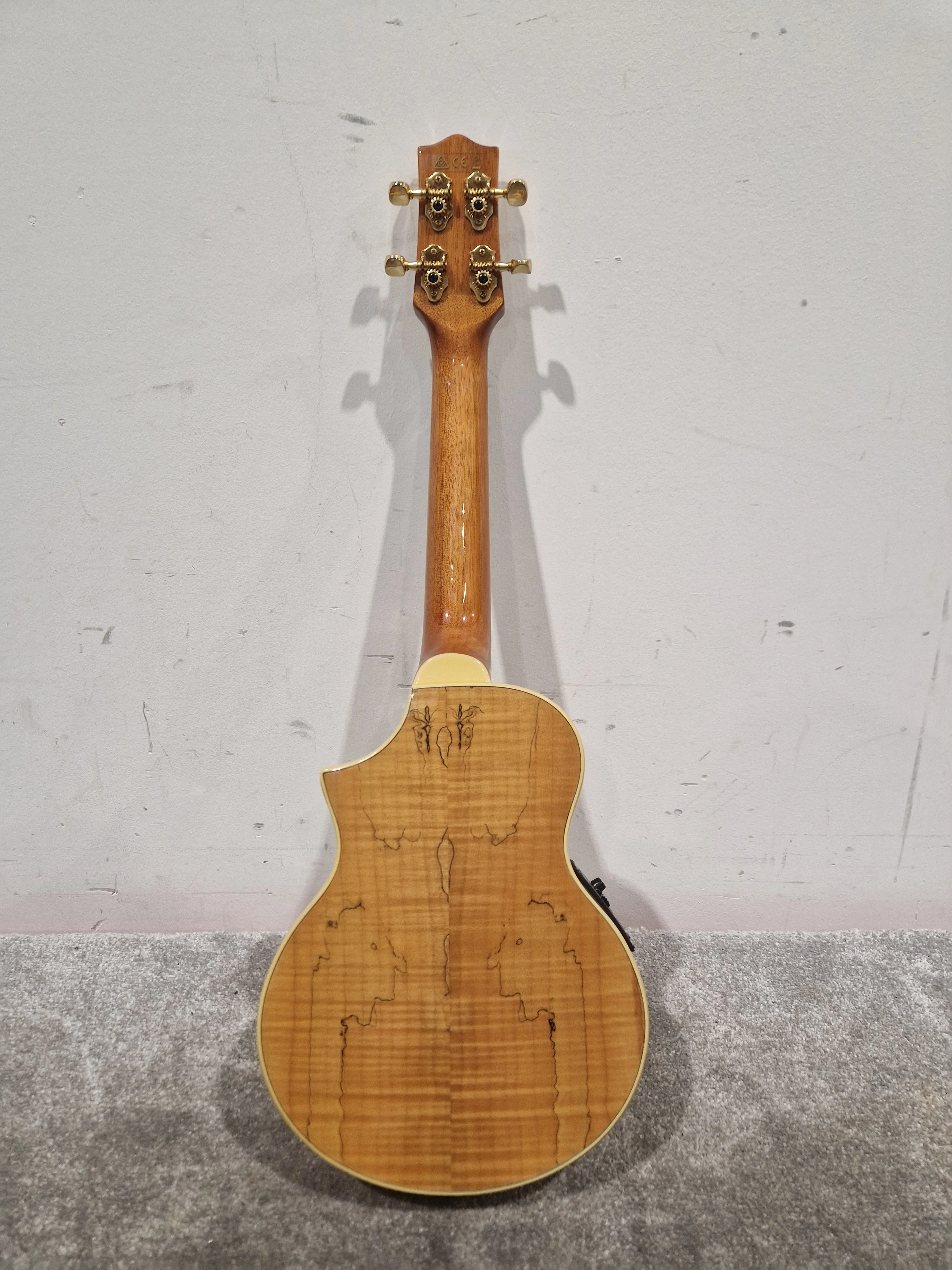 Ibanez UEW20SME - Electric Ukulele - Natural - Excellent w/ Hard Case - Image 13