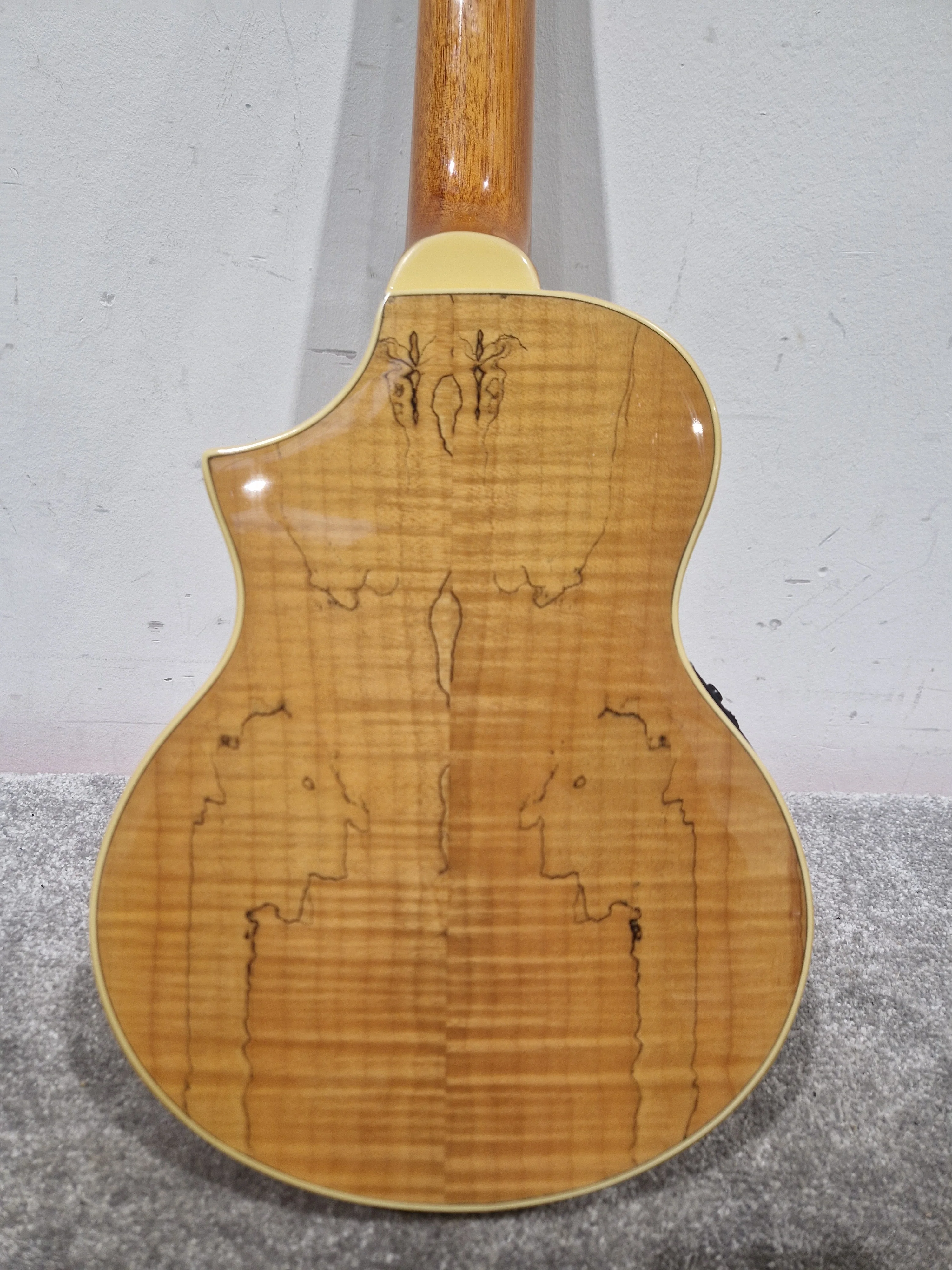 Ibanez UEW20SME - Electric Ukulele - Natural - Excellent w/ Hard Case - Image 14