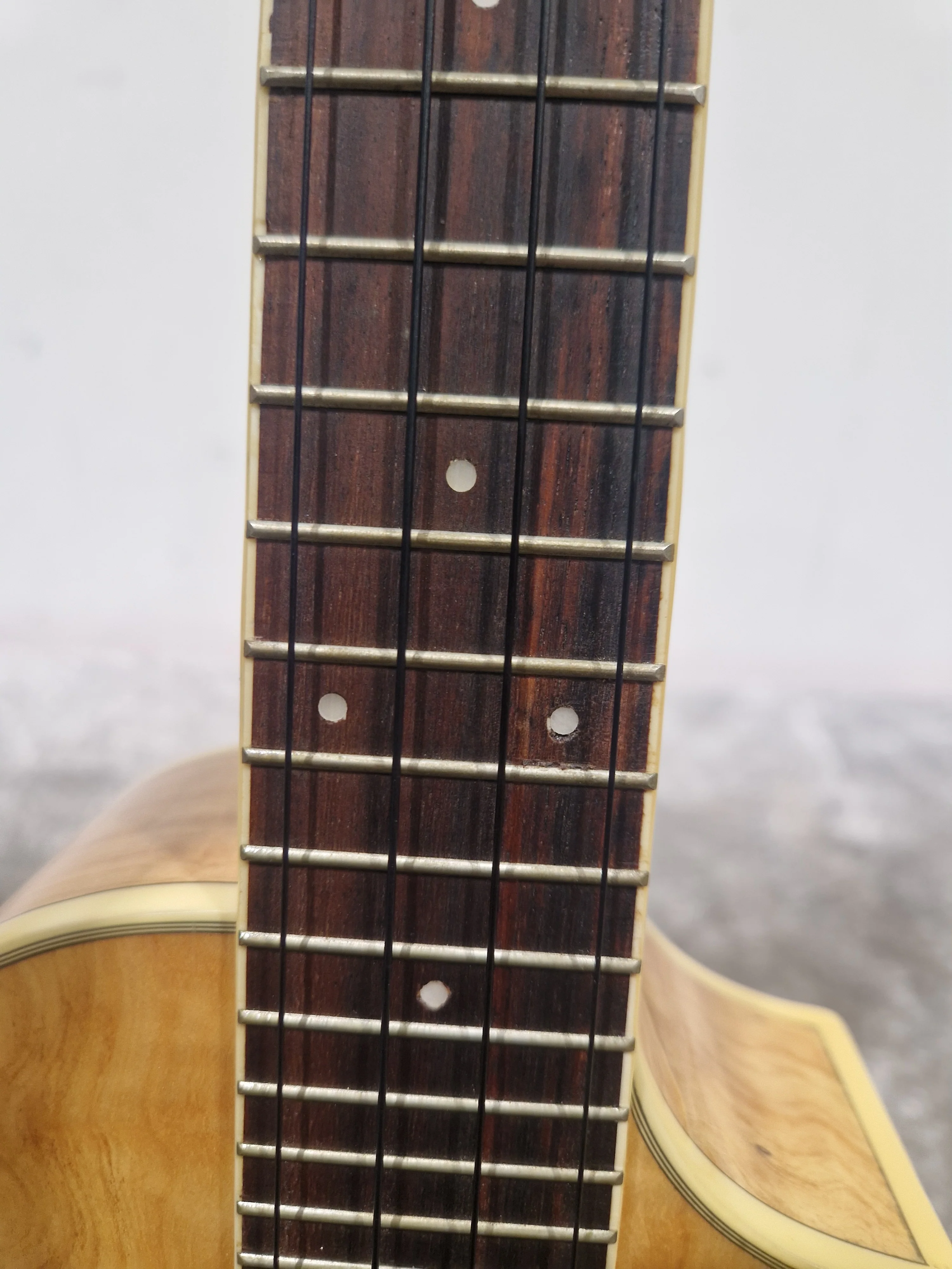 Ibanez UEW20SME - Electric Ukulele - Natural - Excellent w/ Hard Case - Image 2