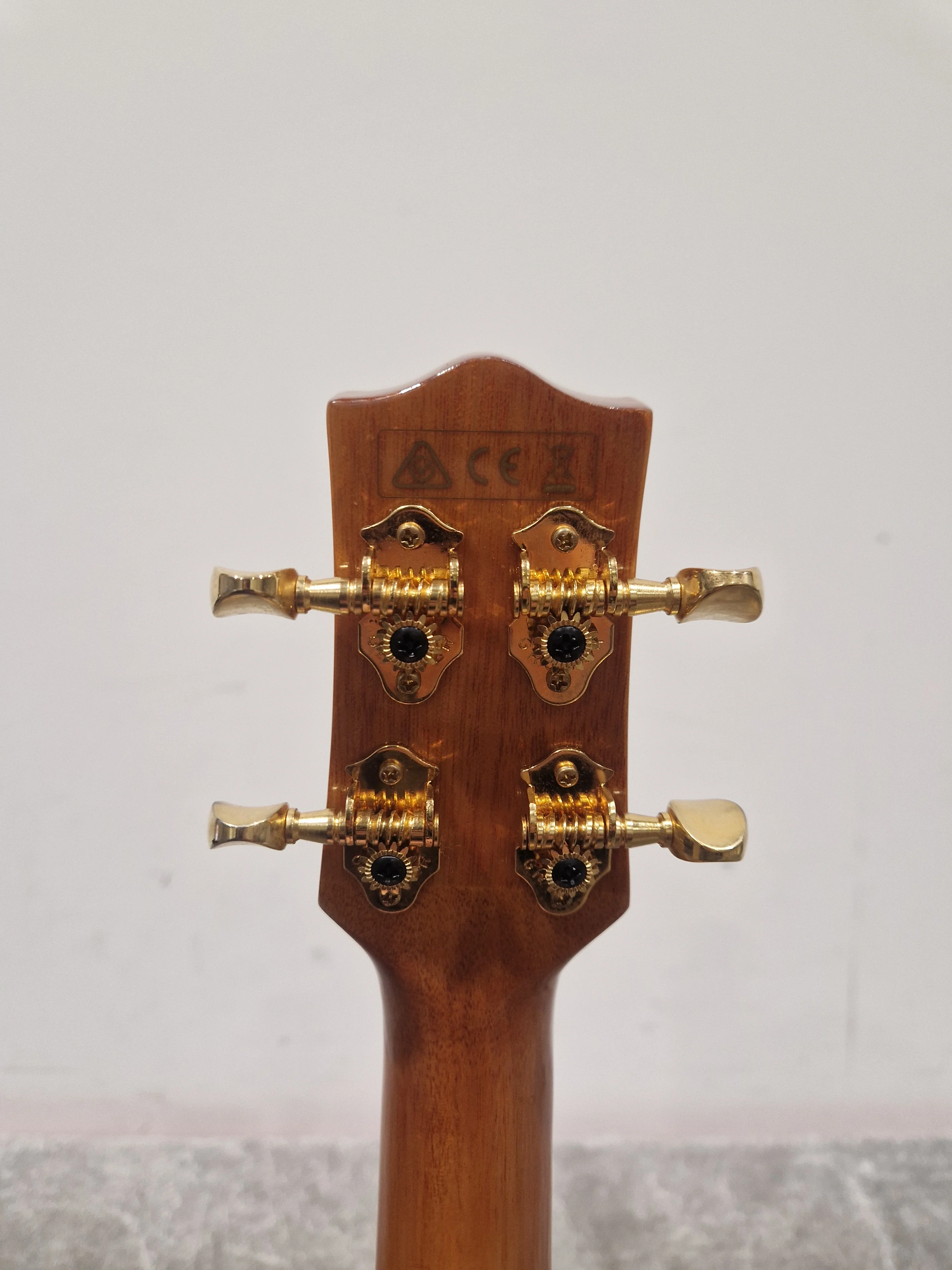Ibanez UEW20SME - Electric Ukulele - Natural - Excellent w/ Hard Case - Image 6