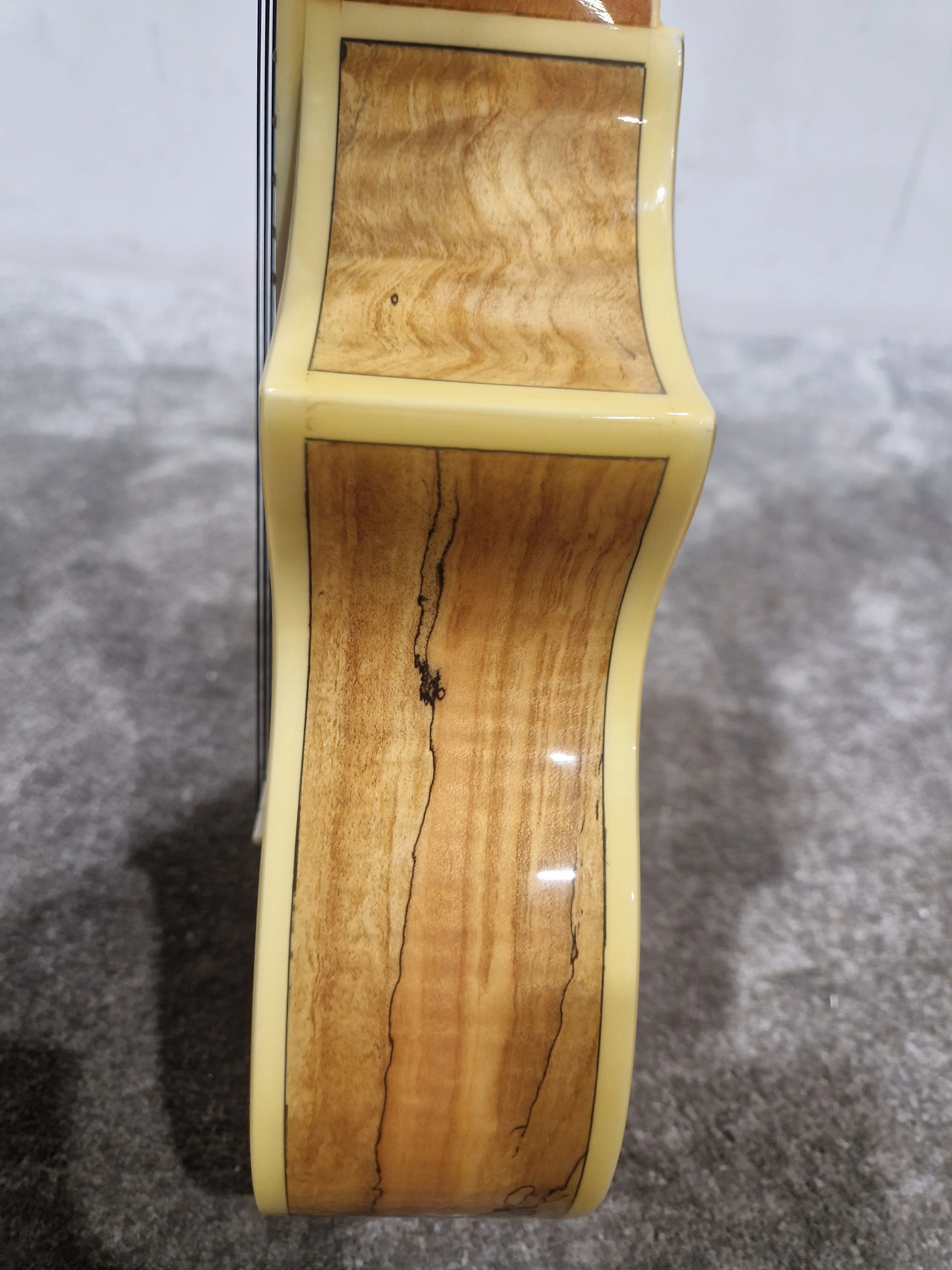 Ibanez UEW20SME - Electric Ukulele - Natural - Excellent w/ Hard Case - Image 9