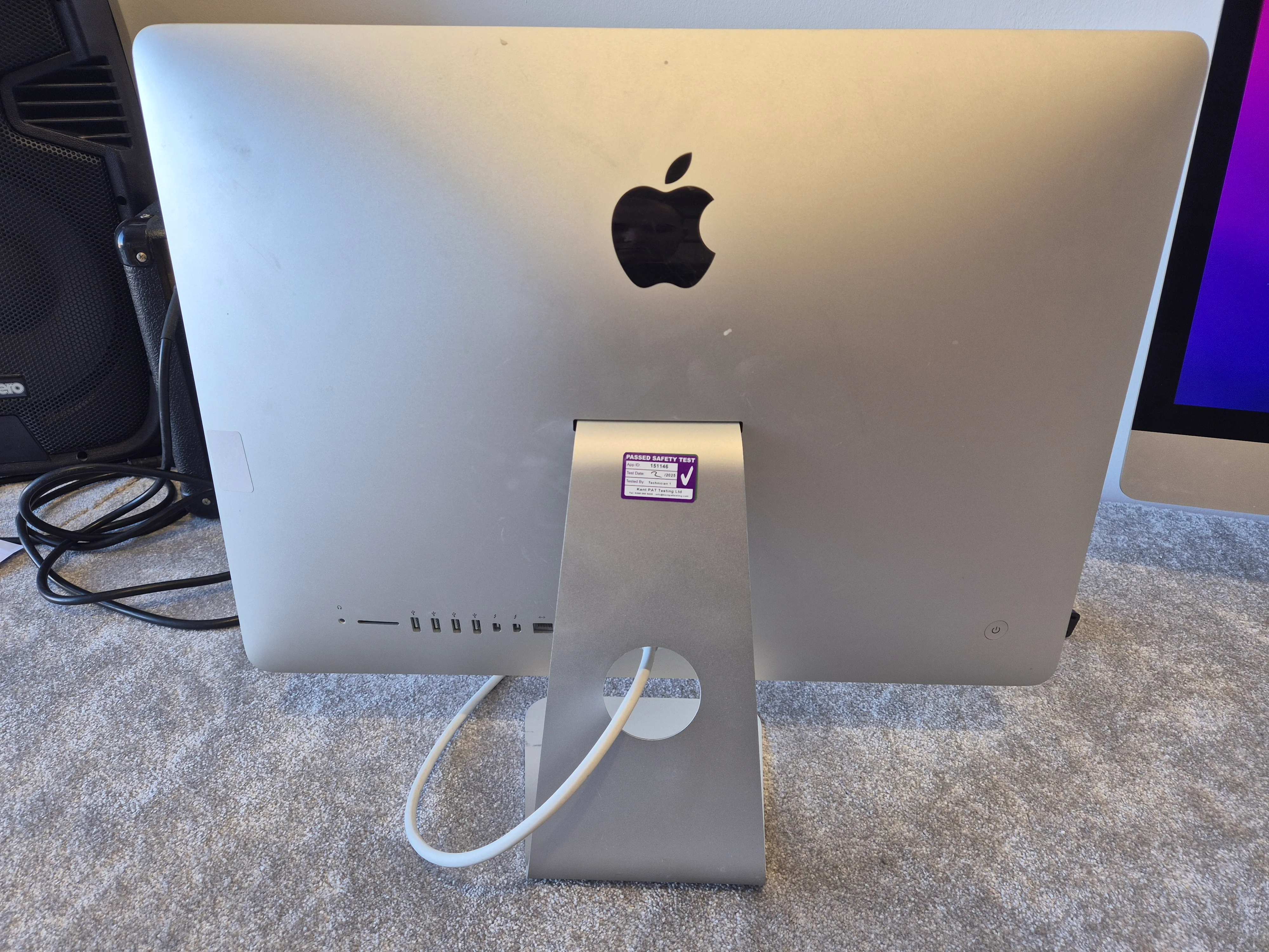 Apple iMac 21-inch i5 Processor with Keyboard and Mouse- C02MT4AQFY0T (Spares or Repairs) - Image 5
