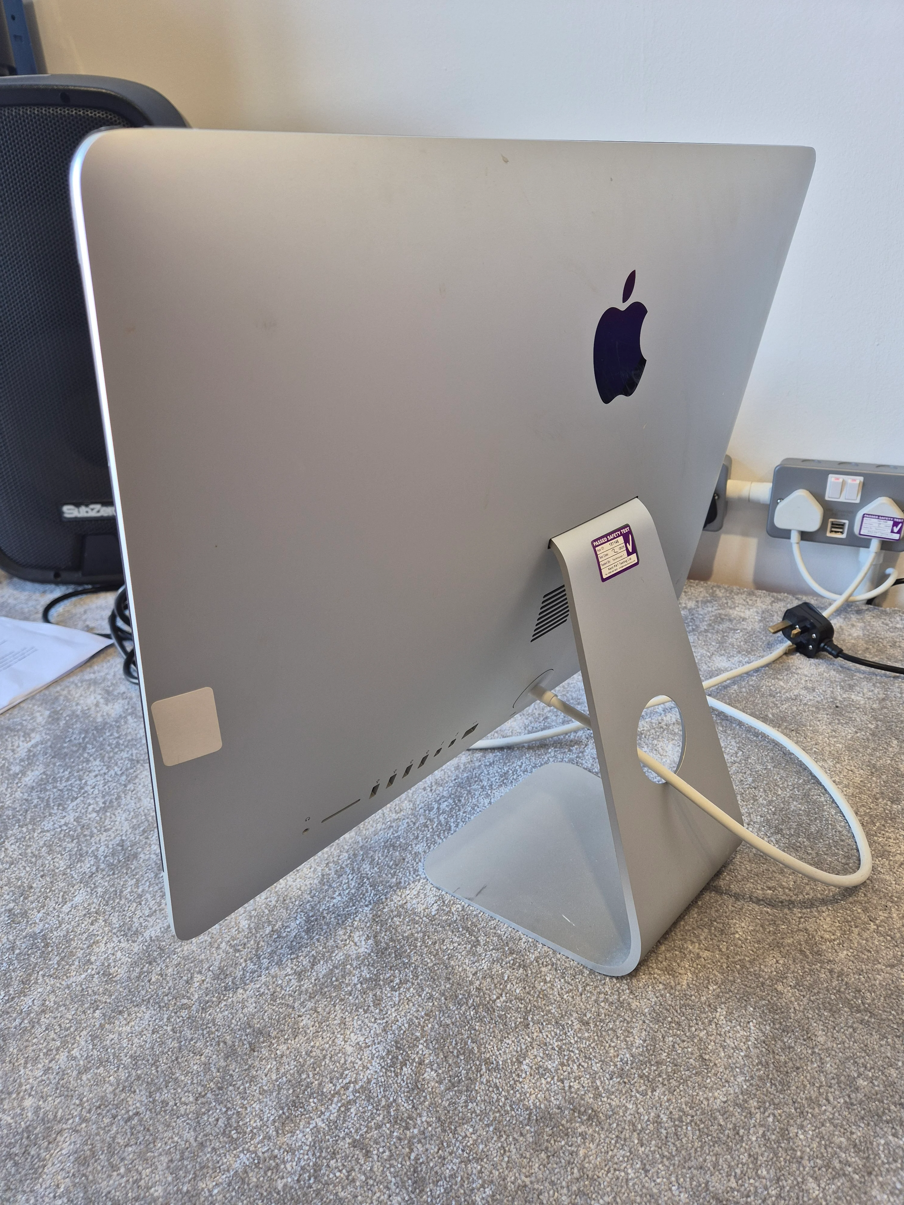 Apple iMac 21-inch i5 Processor with Keyboard and Mouse- C02MT4AQFY0T (Spares or Repairs) - Image 9