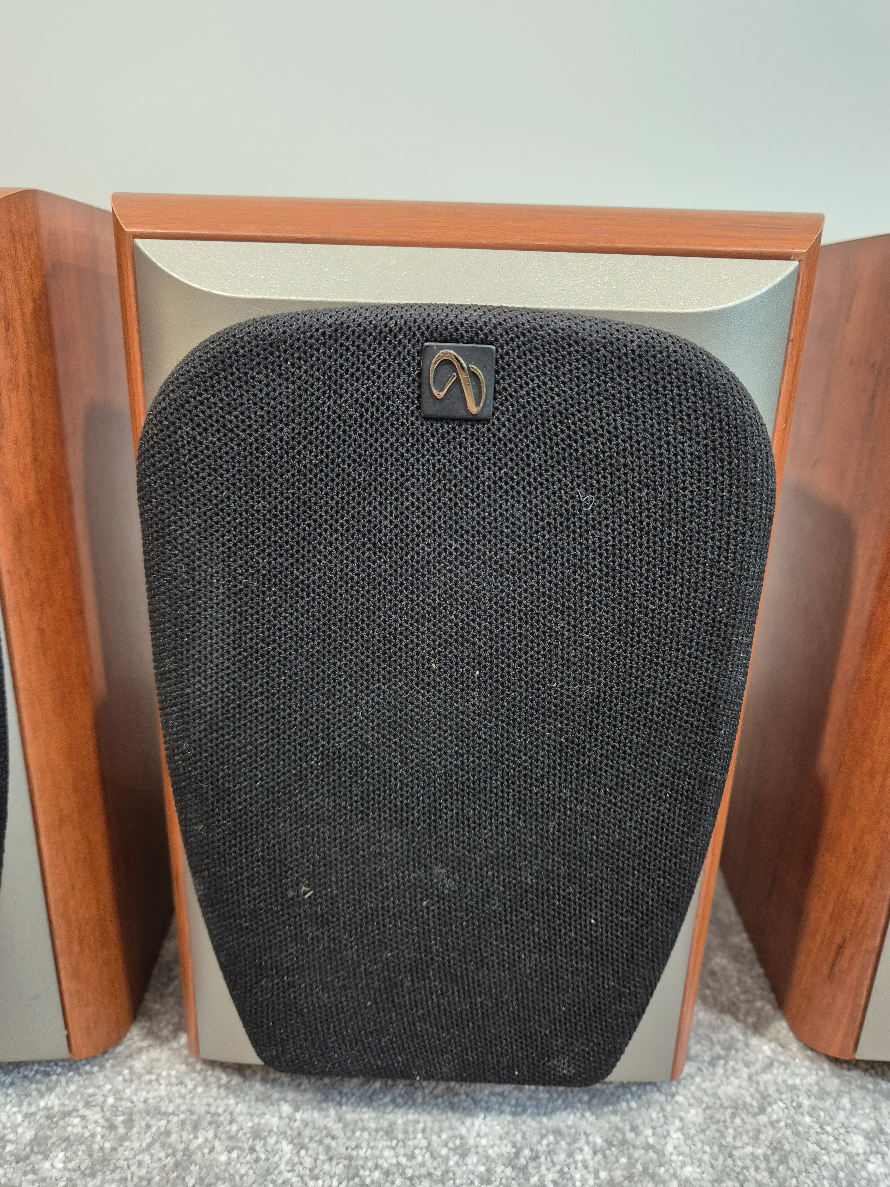 Infinity Alpha 5 – Single Bookshelf Speaker – Very Good - Image 3