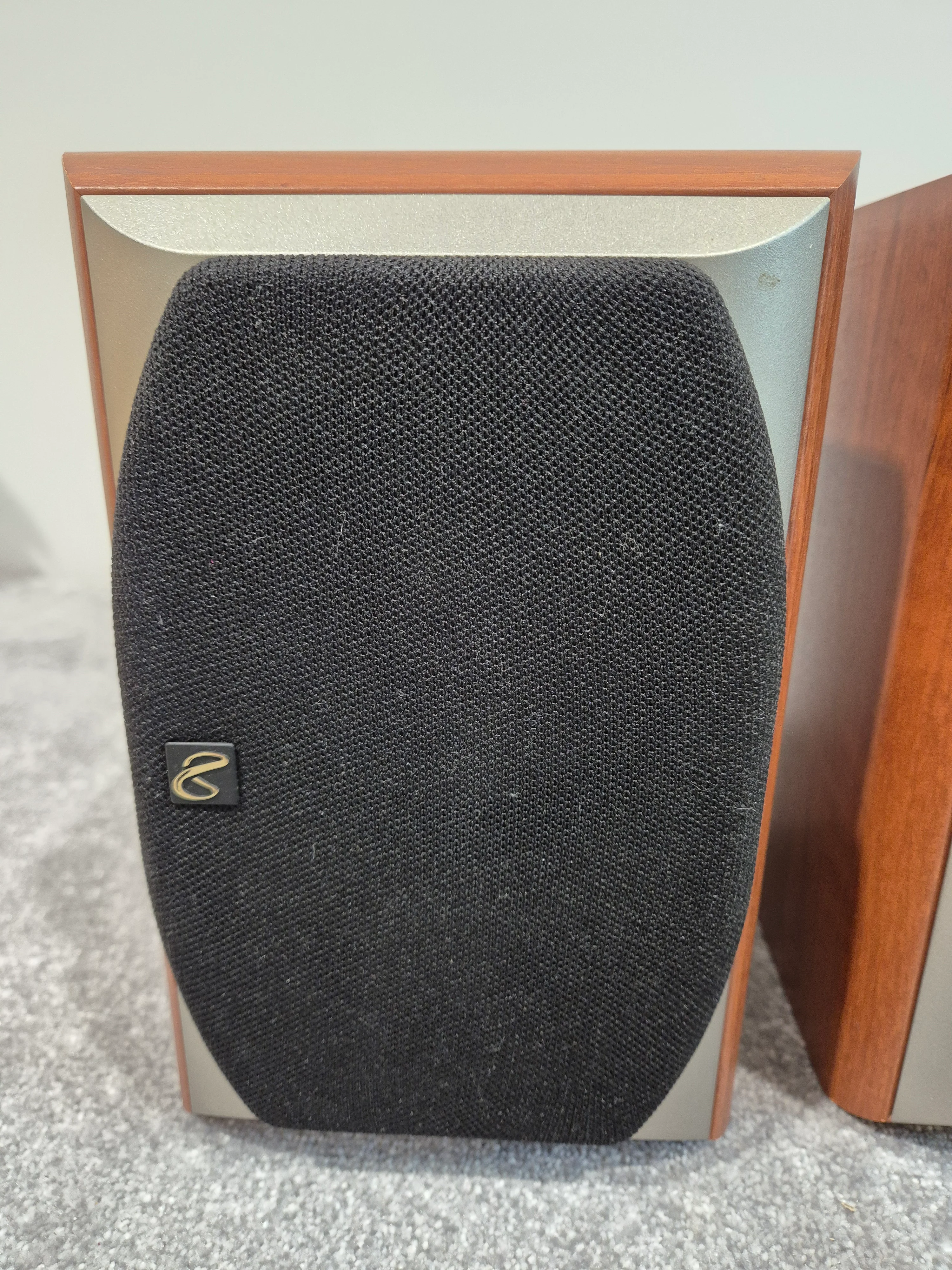 Infinity Alpha 5 – Single Bookshelf Speaker – Very Good - Image 5