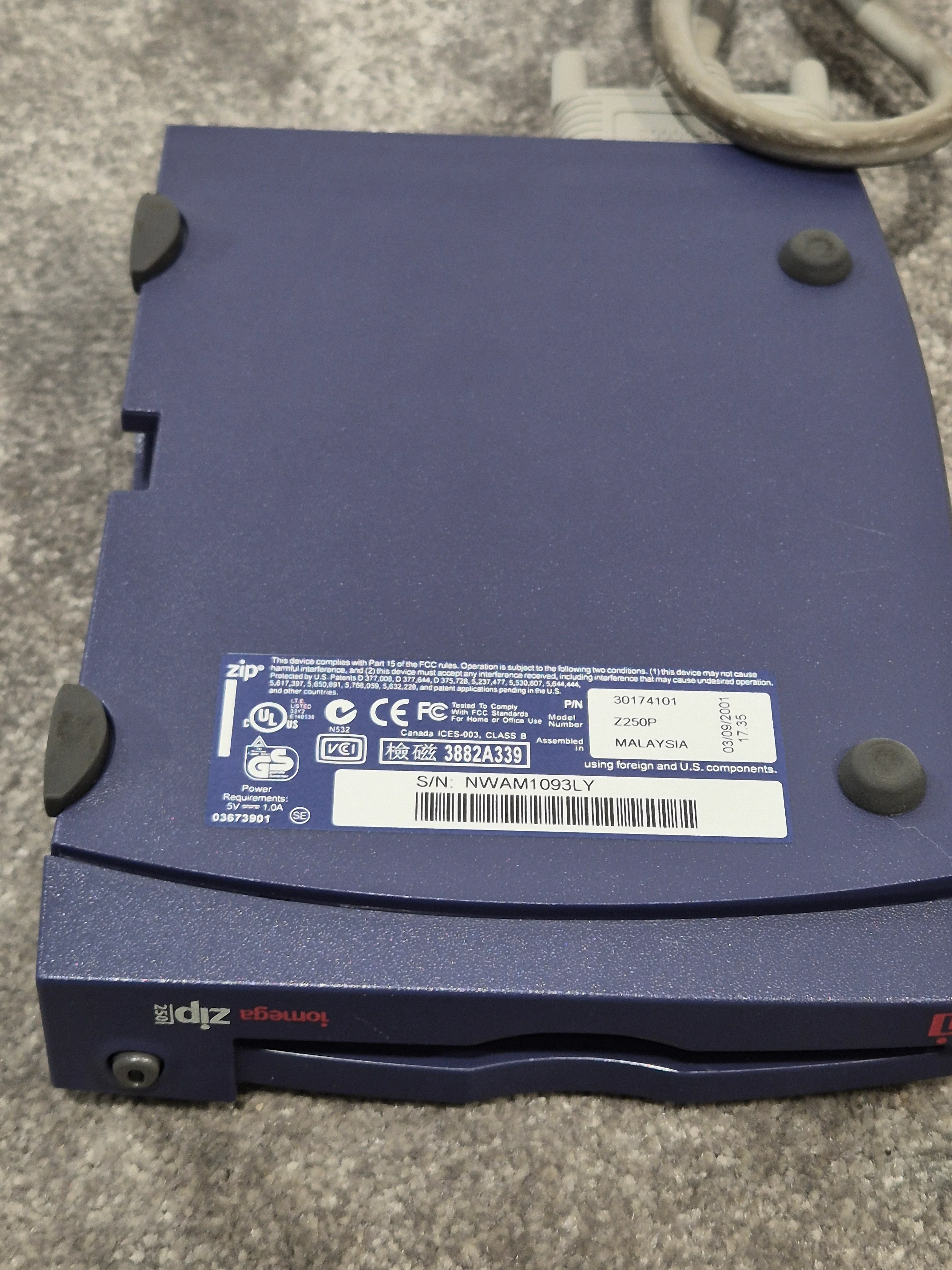Iomega ZIP 250 and ZIP 100 - External Hard Drive - Spares or Repair w/ Parallel Cable - Image 6