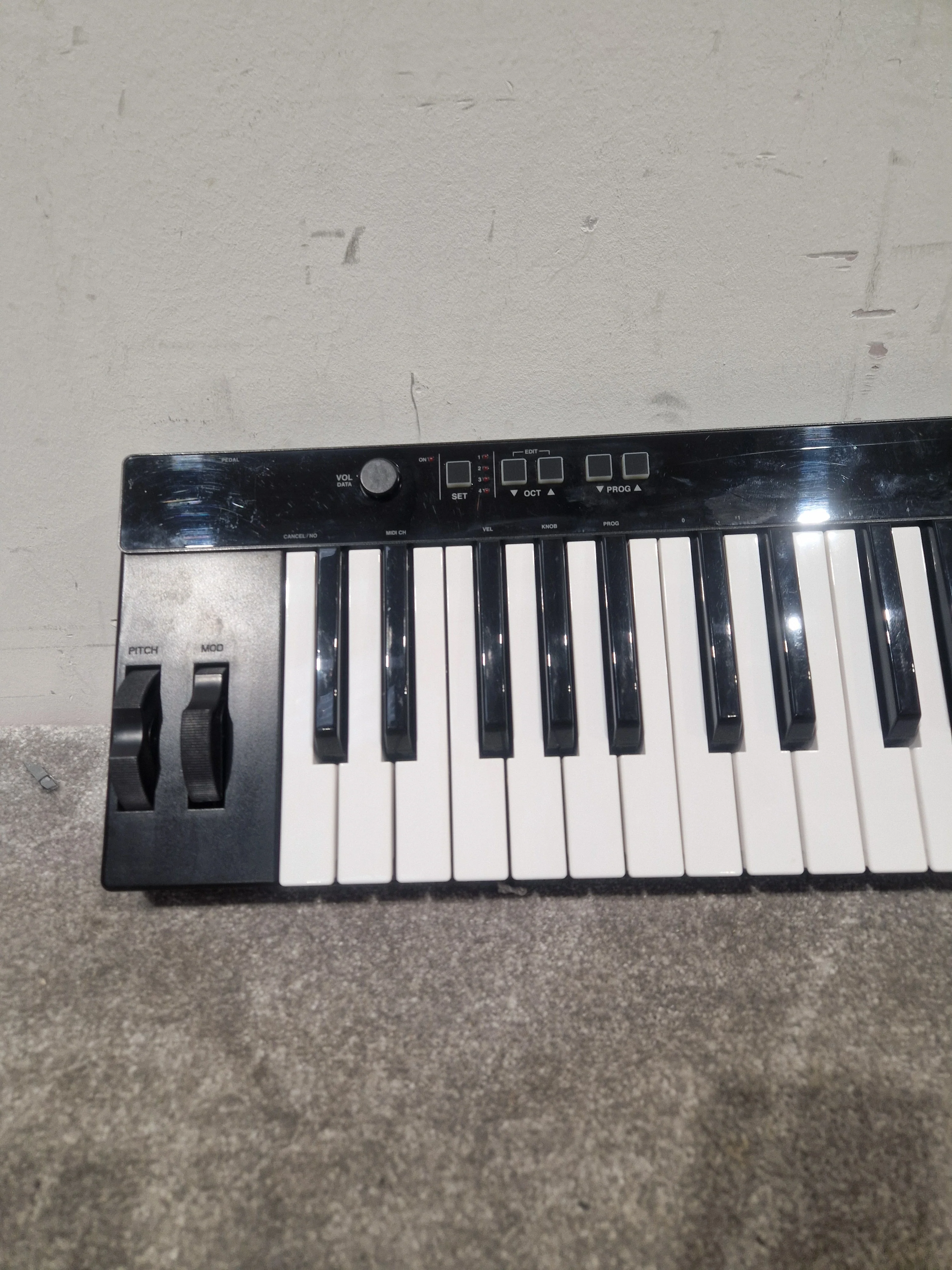iRig Keys 37 PRO - MIDI Keyboard Controller - 37-Key - Black - Excellent w/ Soft Case - Image 6