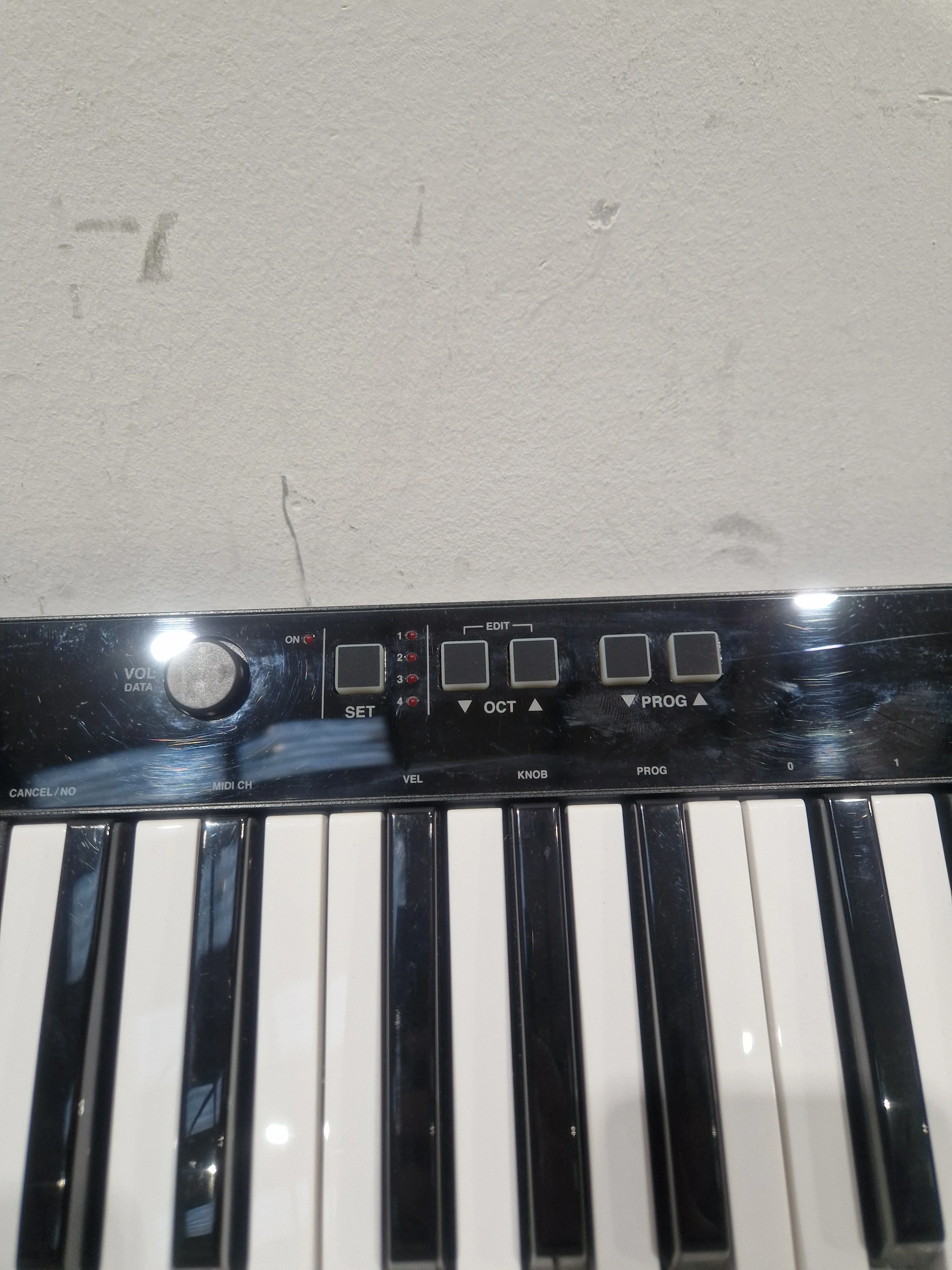 iRig Keys 37 PRO - MIDI Keyboard Controller - 37-Key - Black - Excellent w/ Soft Case - Image 8