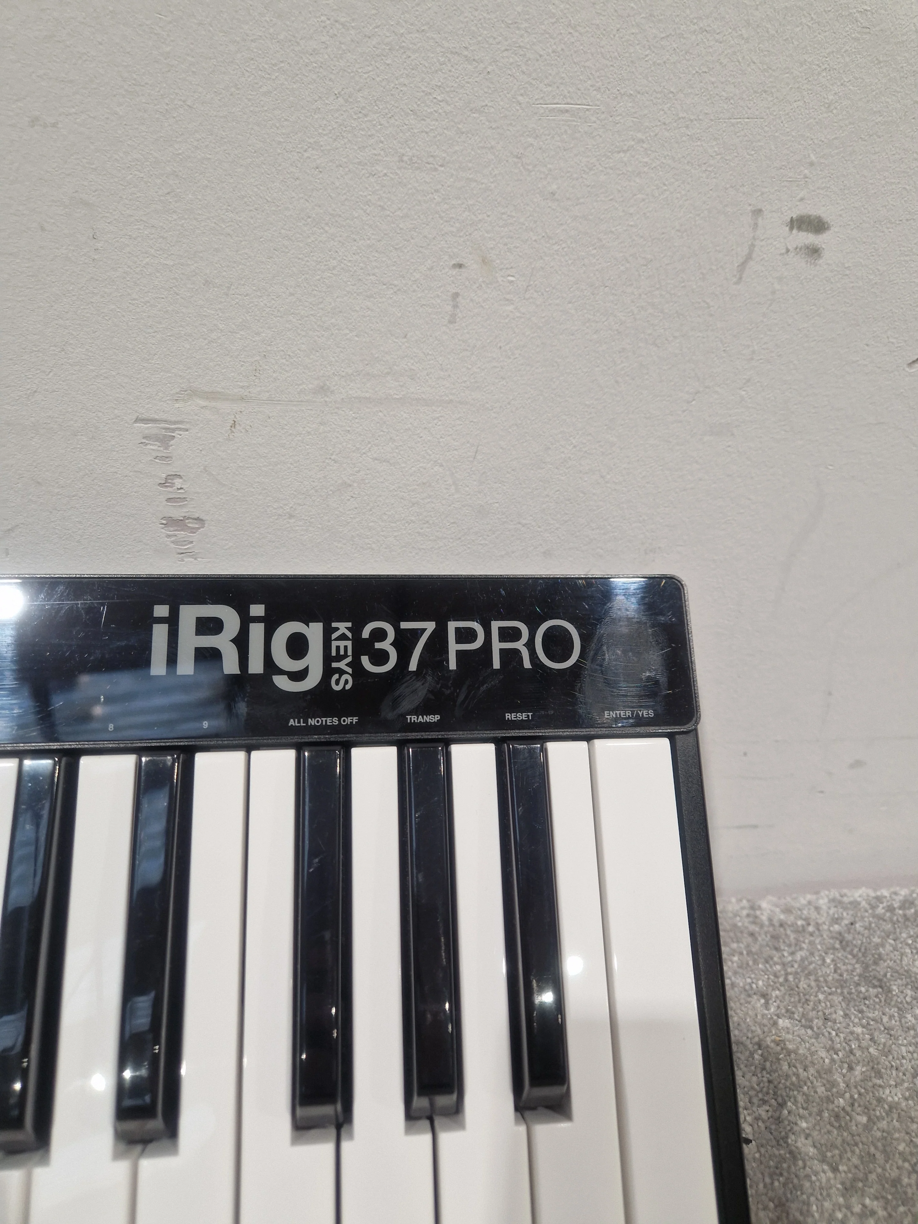 iRig Keys 37 PRO - MIDI Keyboard Controller - 37-Key - Black - Excellent w/ Soft Case - Image 9