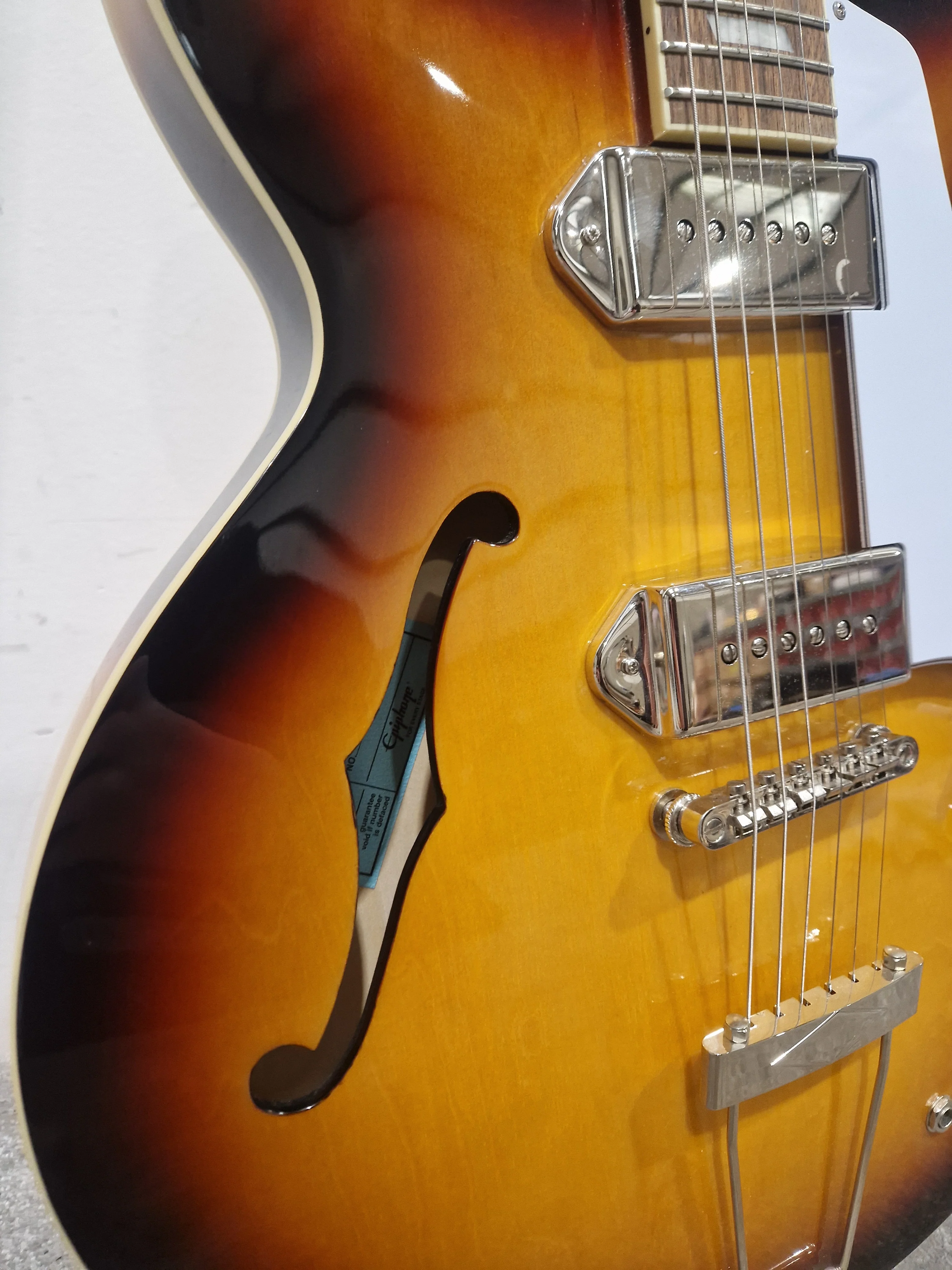 Epiphone Casino Reissue - Semi-Hollow Electric Guitar, Vintage Sunburst - Excellent, Refurbished - Image 17