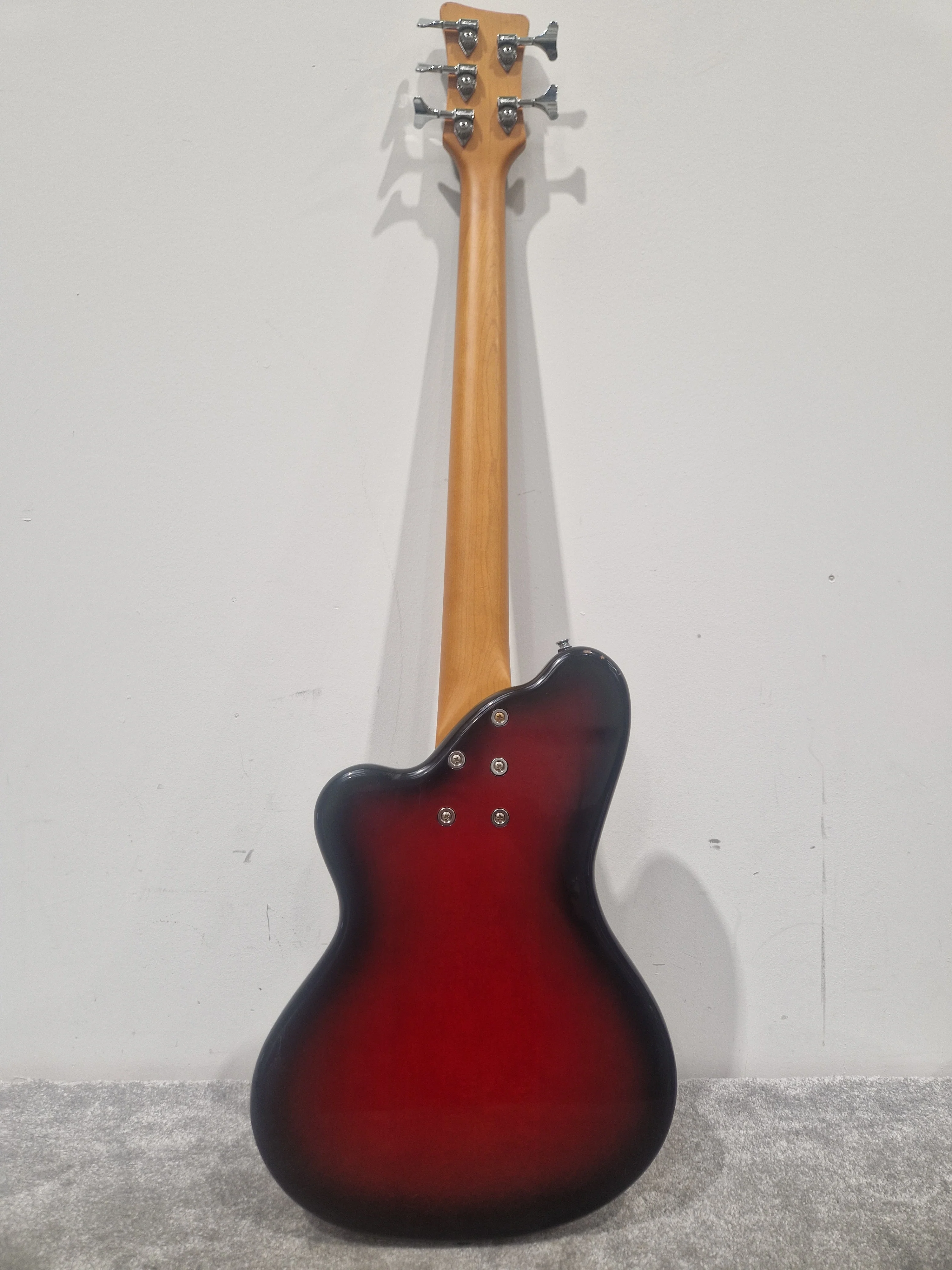 Italia 5 String Bass - 5 String Design, Maple Body - Very Good - Image 4