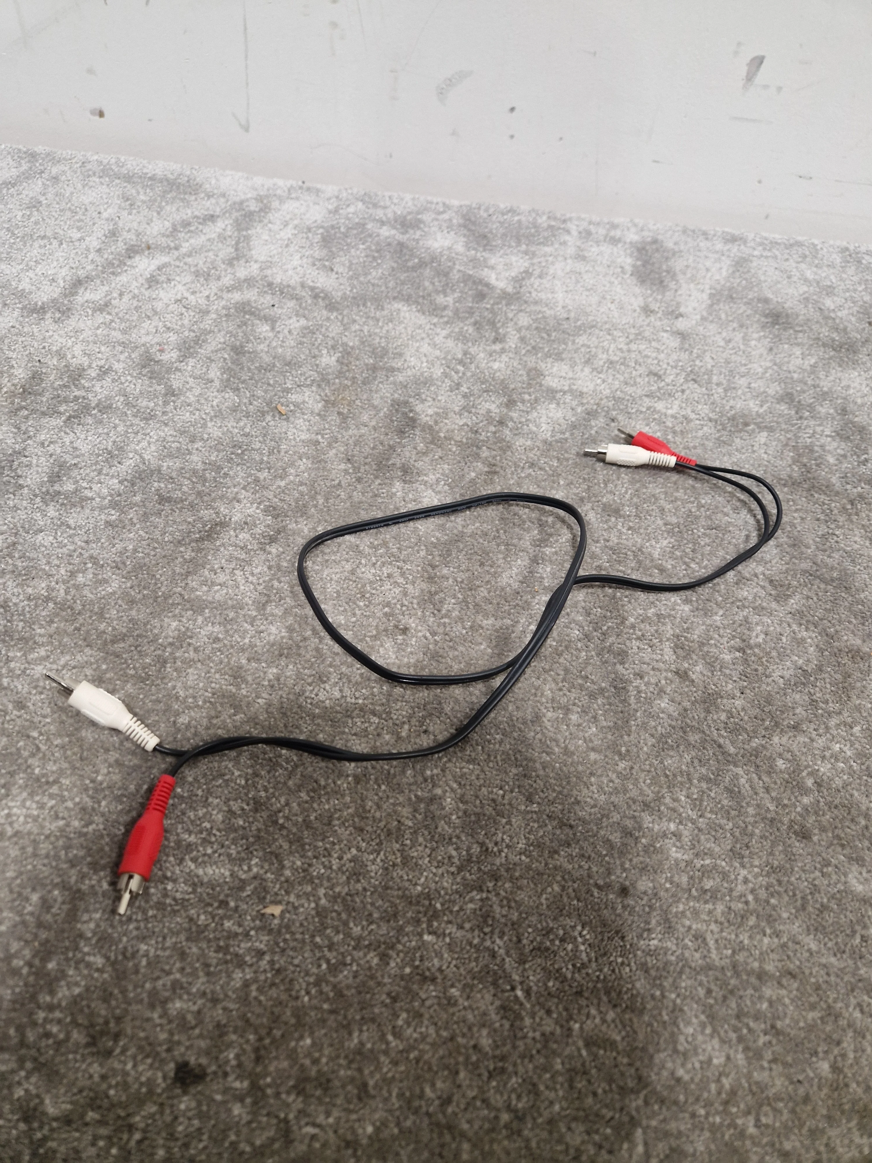 Job-Lot OF RCA Cables - X6 – RCA Cable - Excellent - Image 8