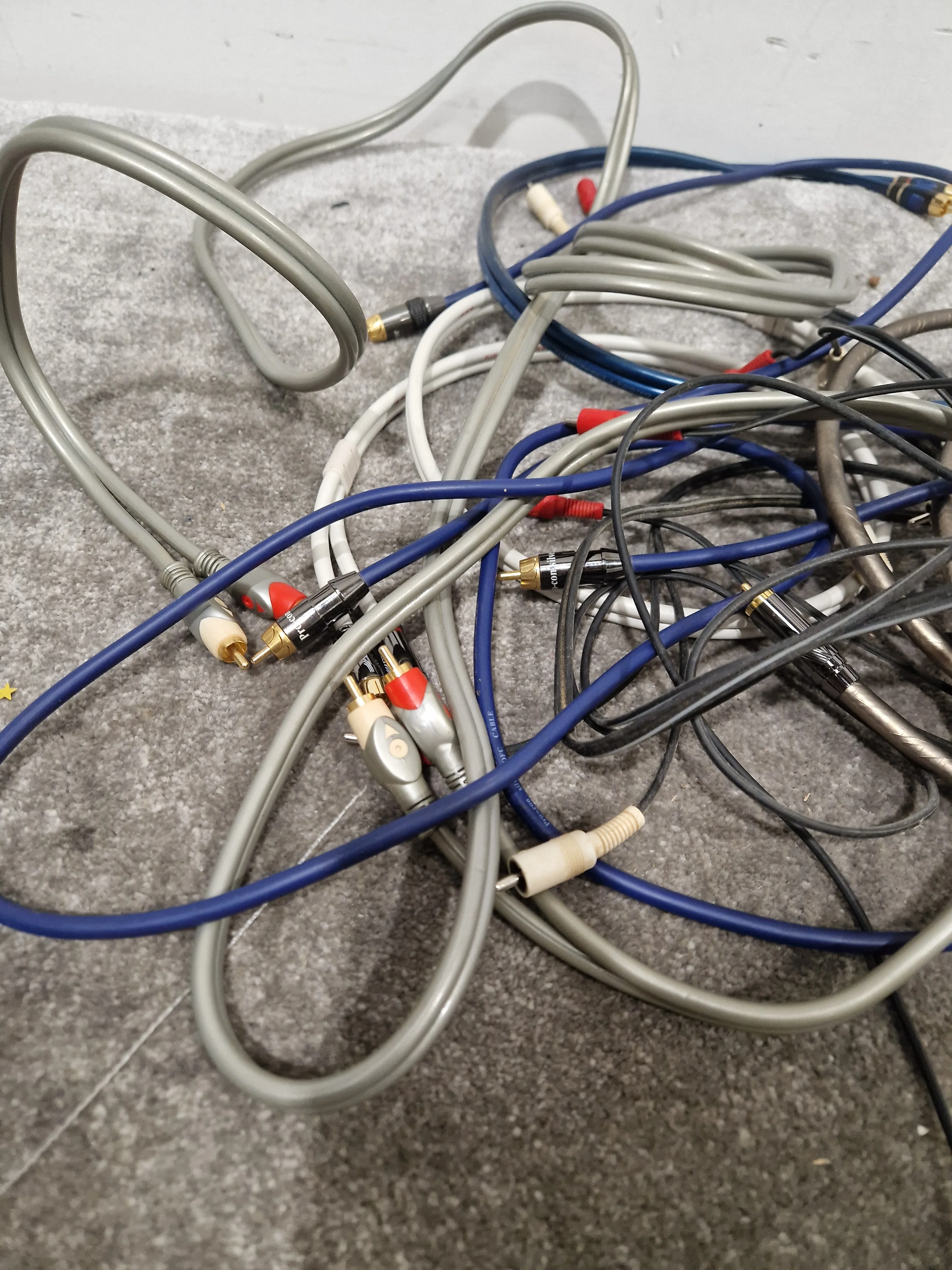 Job-Lot OF RCA Cables - X9 – RCA Cable - Good - Image 2