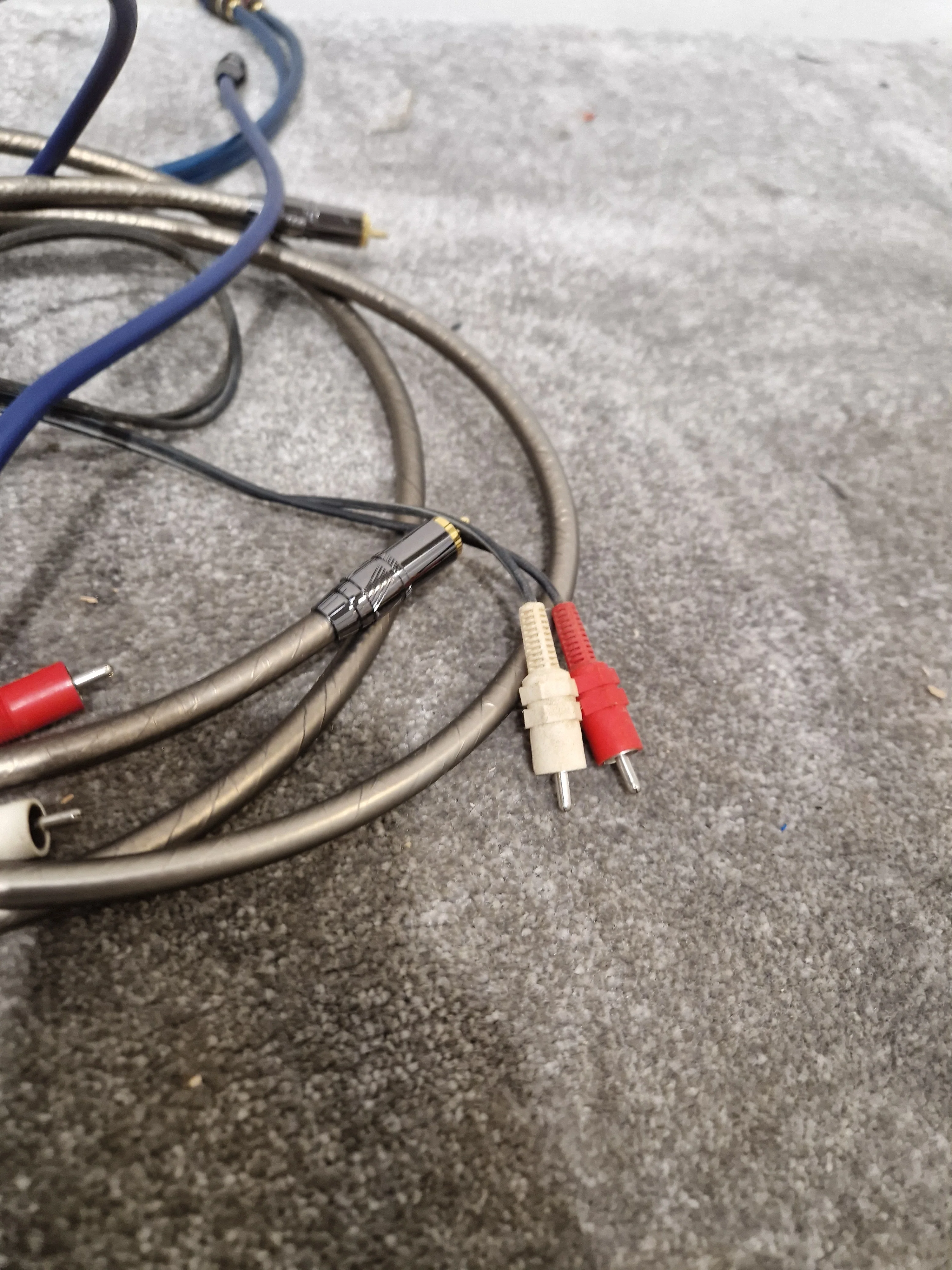 Job-Lot OF RCA Cables - X9 – RCA Cable - Good - Image 3