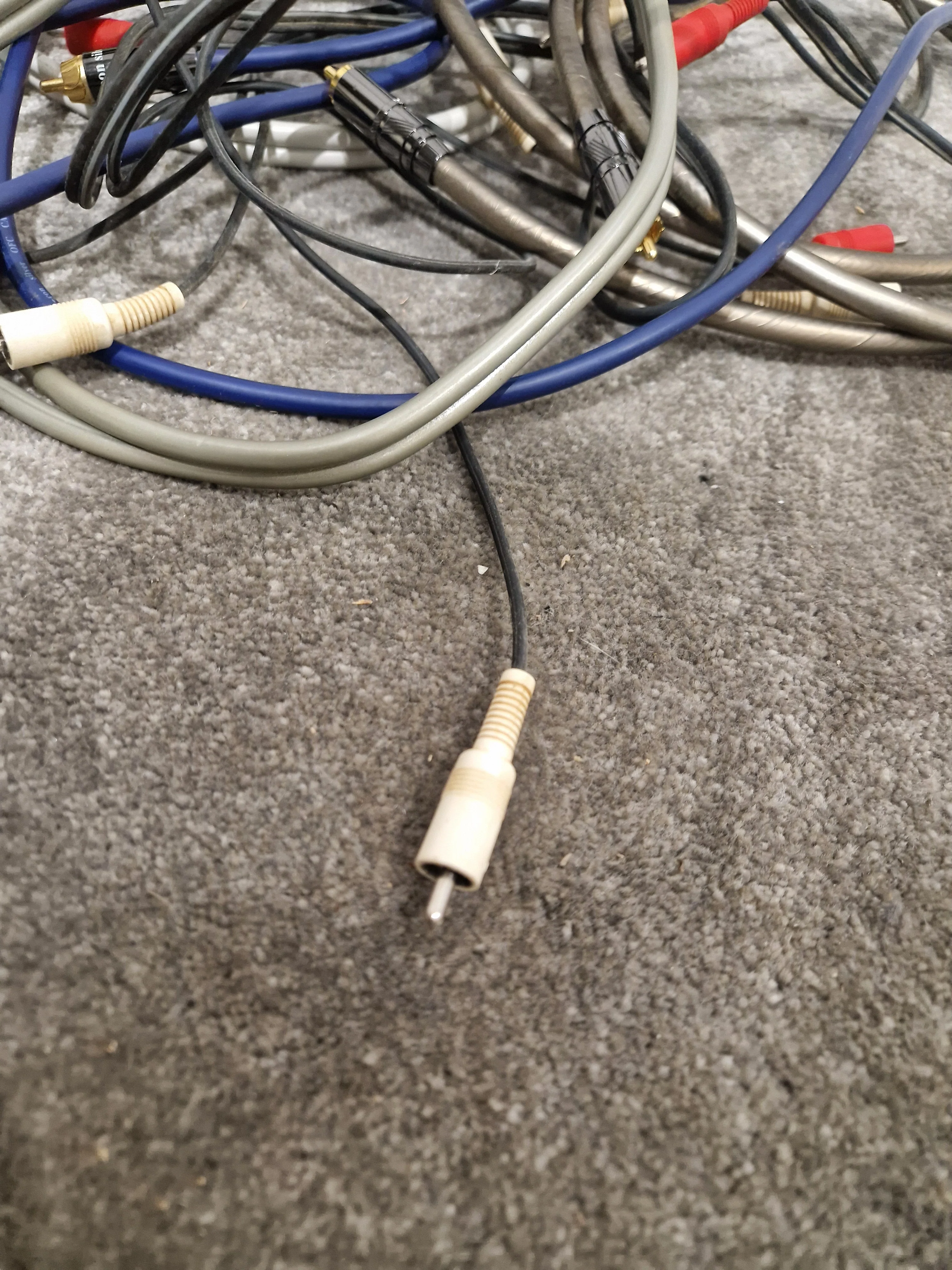 Job-Lot OF RCA Cables - X9 – RCA Cable - Good - Image 5