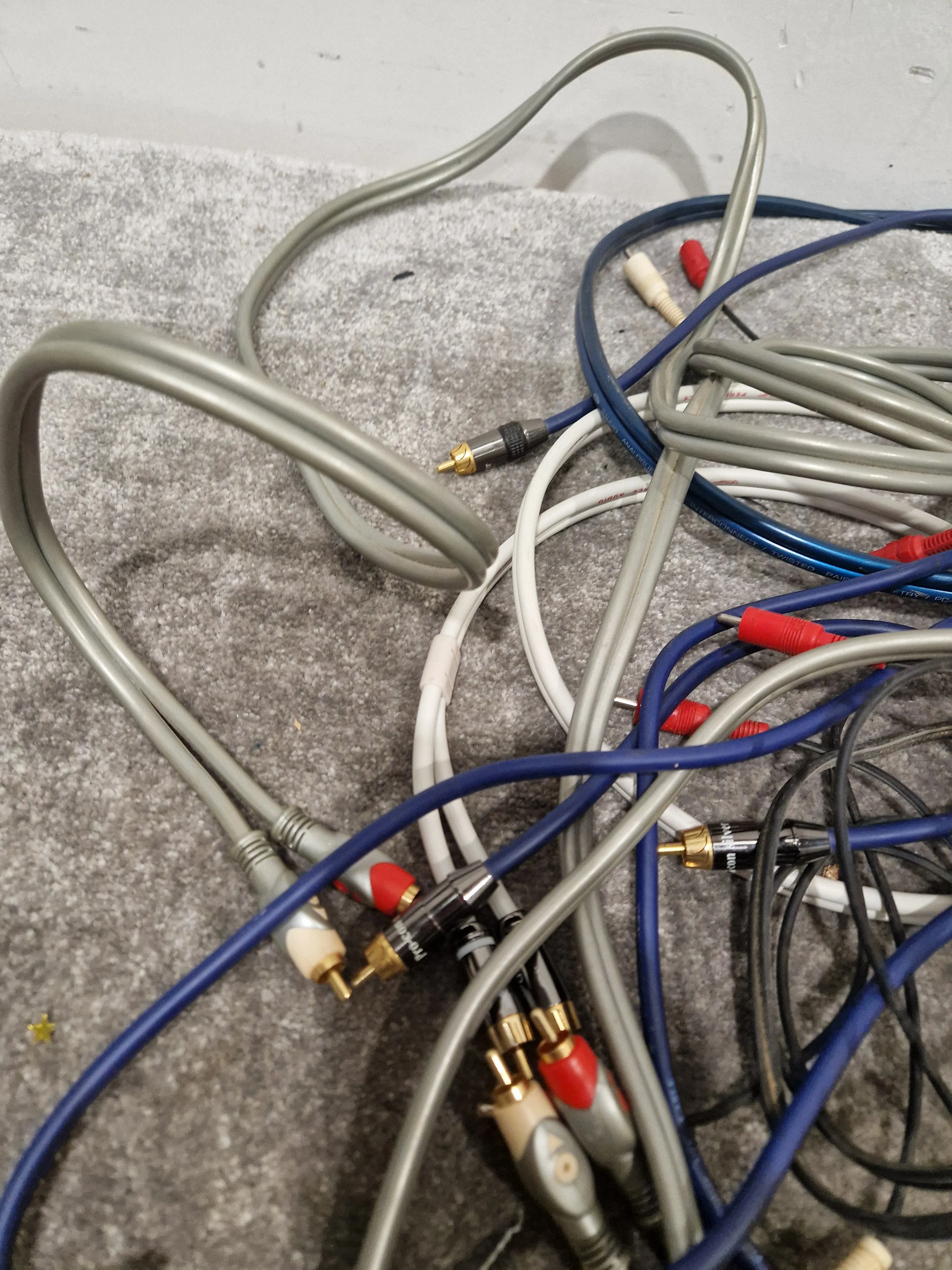 Job-Lot OF RCA Cables - X9 – RCA Cable - Good - Image 8