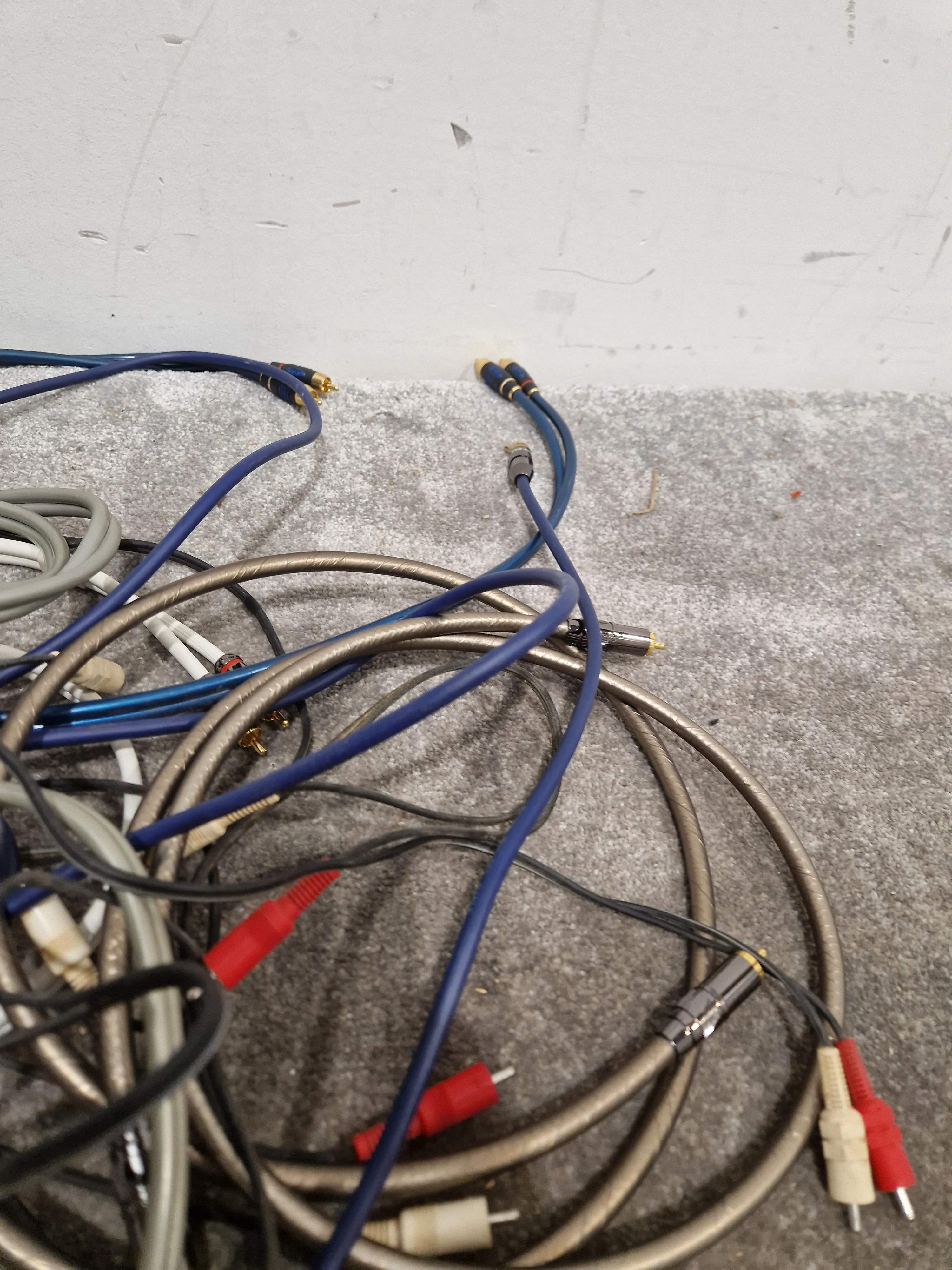 Job-Lot OF RCA Cables - X9 – RCA Cable - Good - Image 9
