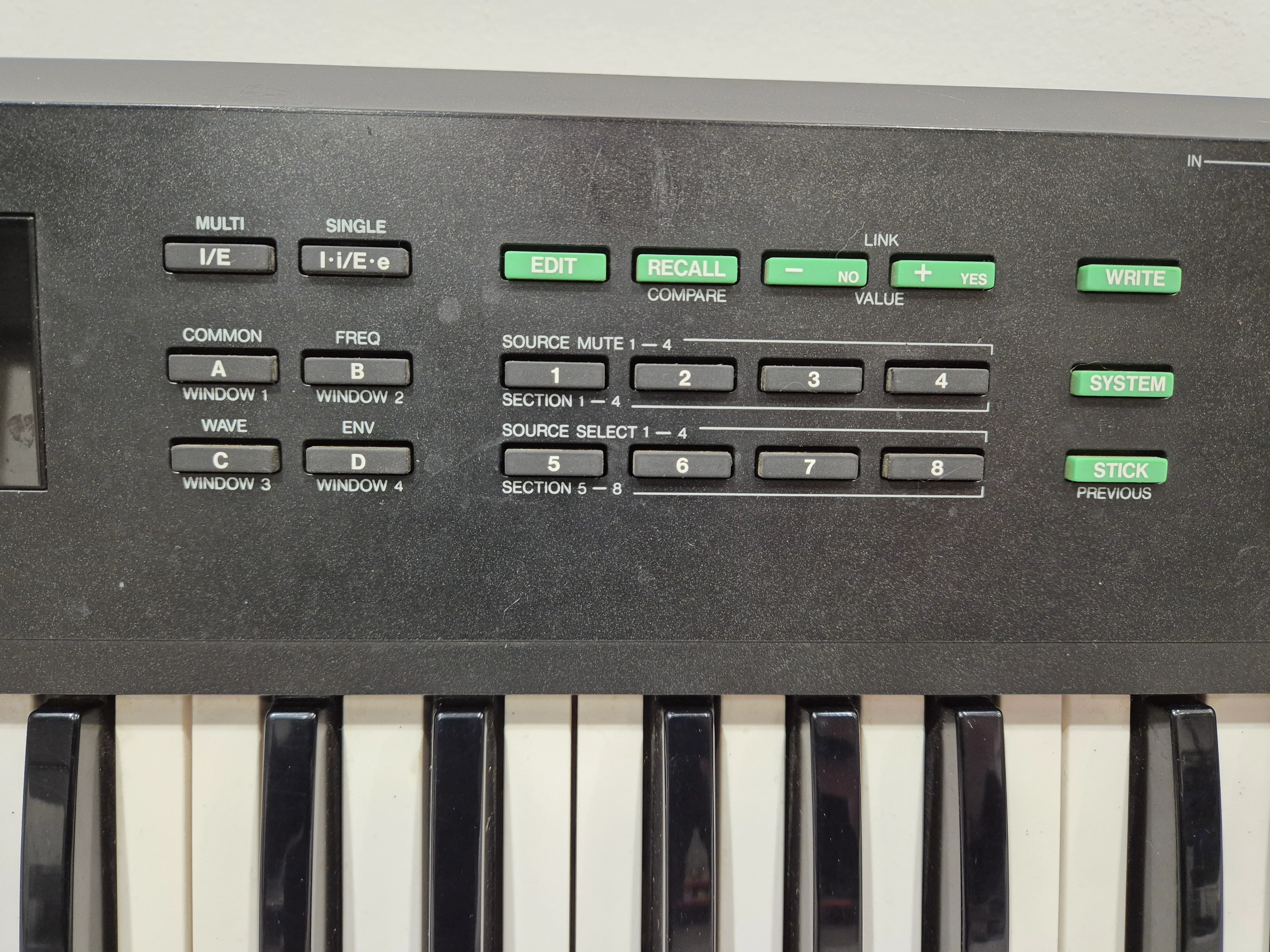 Kawai K1 Digital Keyboard - 61 Keys, Advanced FM Synthesis - Excellent w/ Hard Case - Image 5