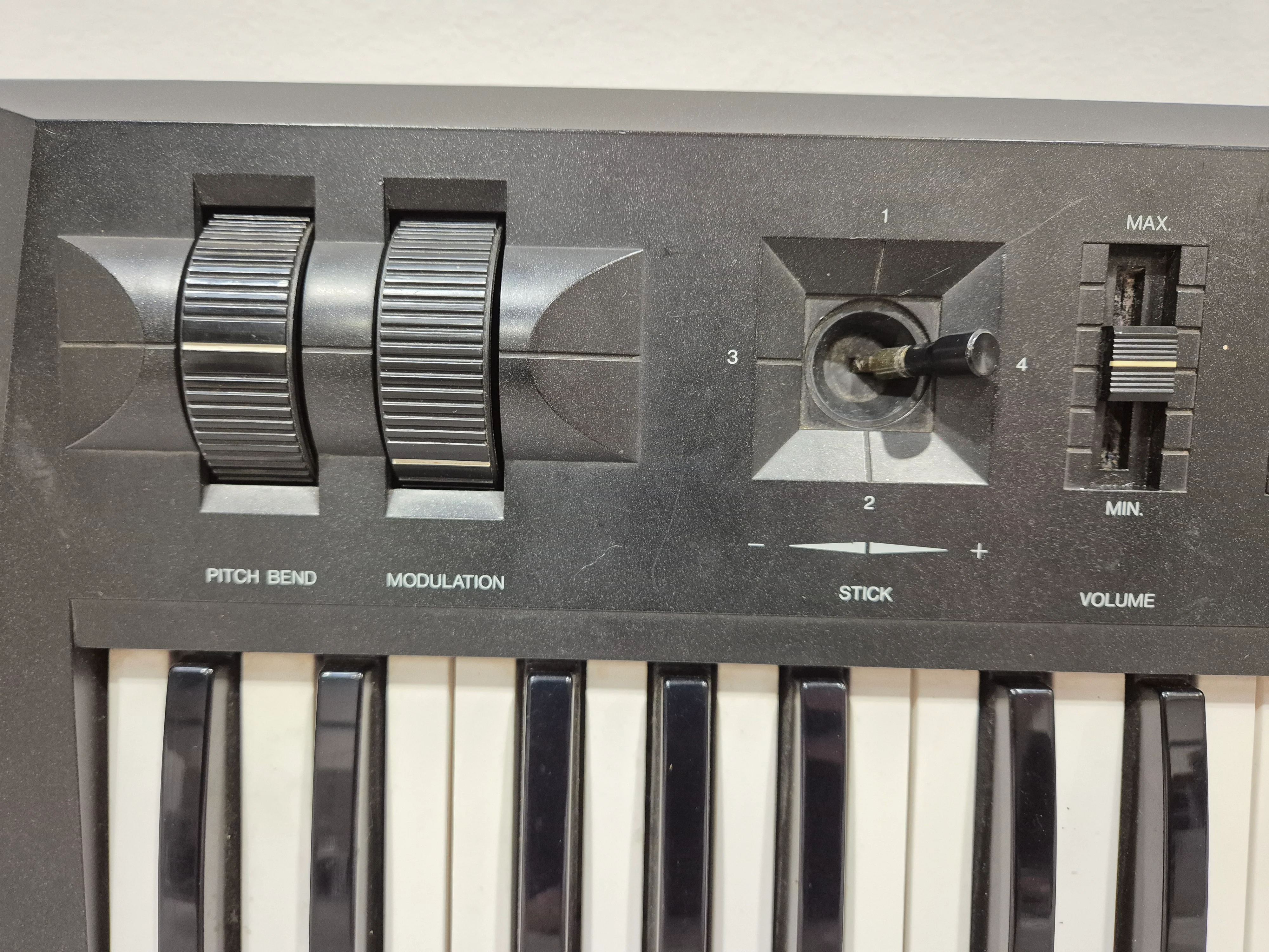 Kawai K1 Digital Keyboard - 61 Keys, Advanced FM Synthesis - Excellent w/ Hard Case - Image 6