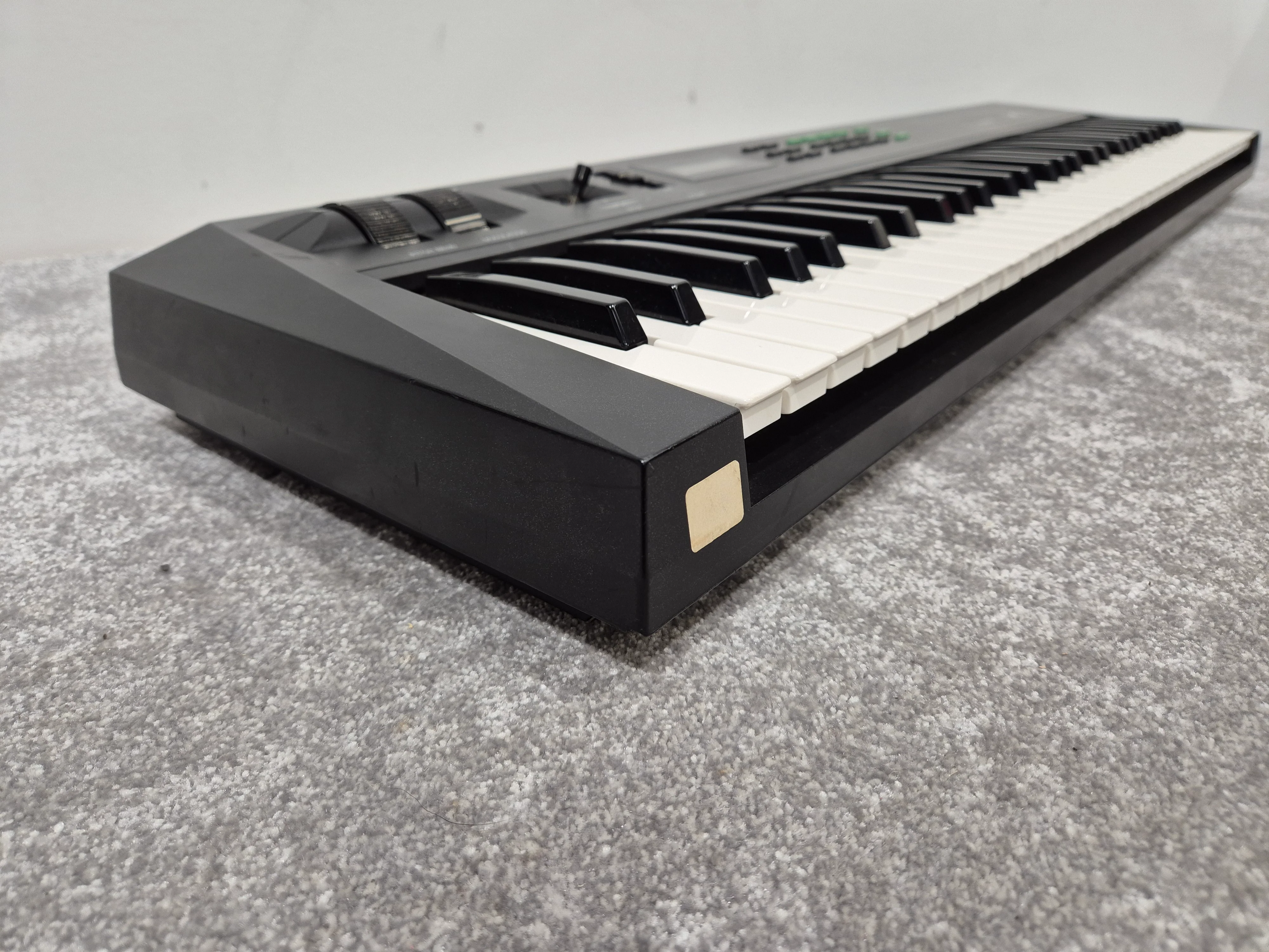 Kawai K1 Digital Keyboard - 61 Keys, Advanced FM Synthesis - Excellent w/ Hard Case - Image 7