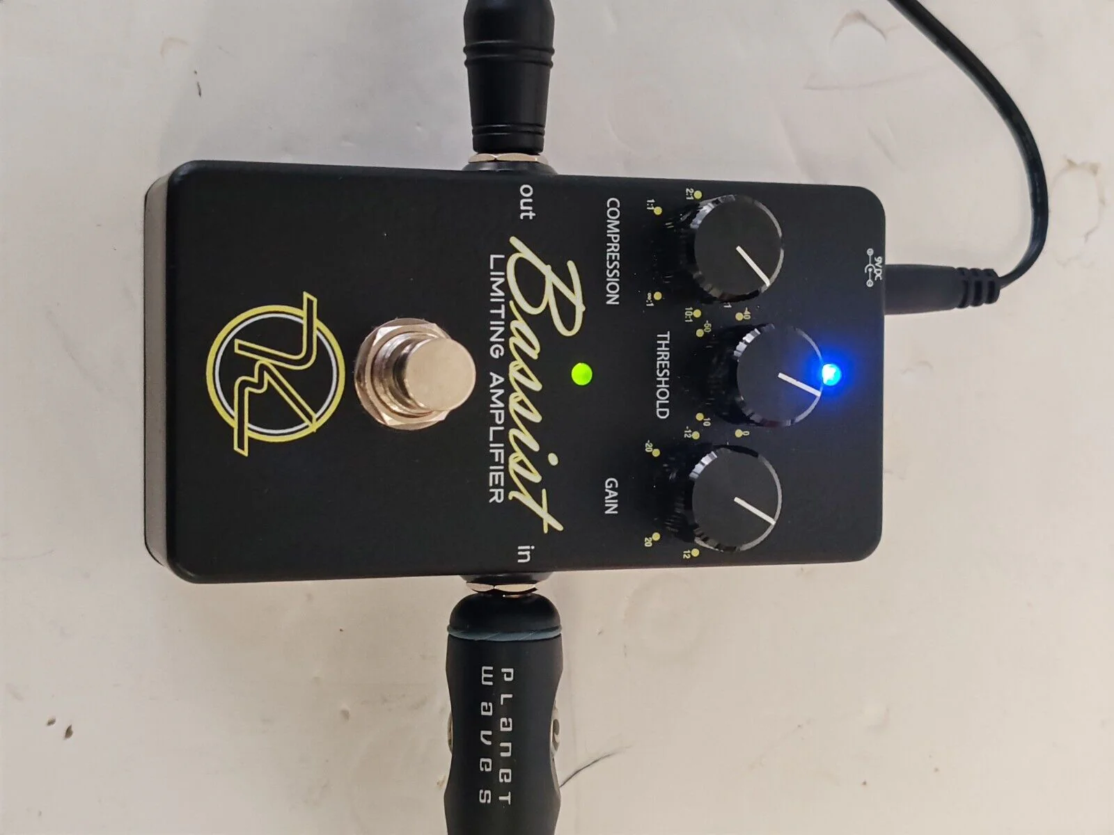 Keeley Bassist Compressor and Limiting Amplifier Bass Guitar Effect Pedal - Image 7