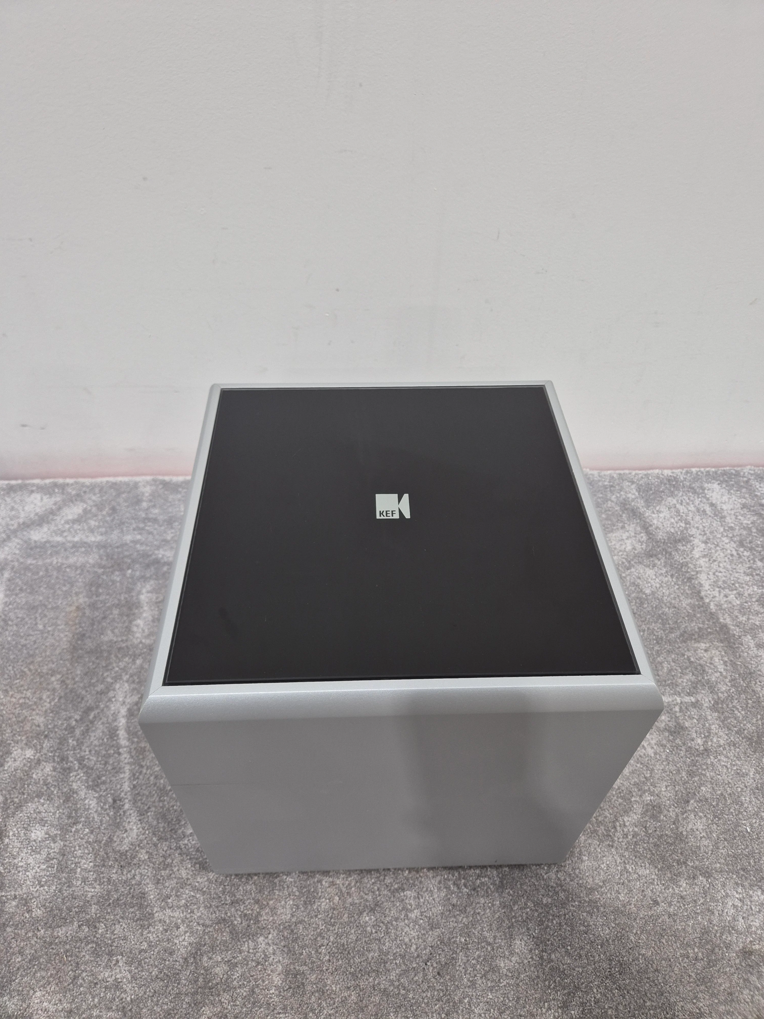 KEF PSW2010 - 10-inch Powered Subwoofer - Excellent - Image 2