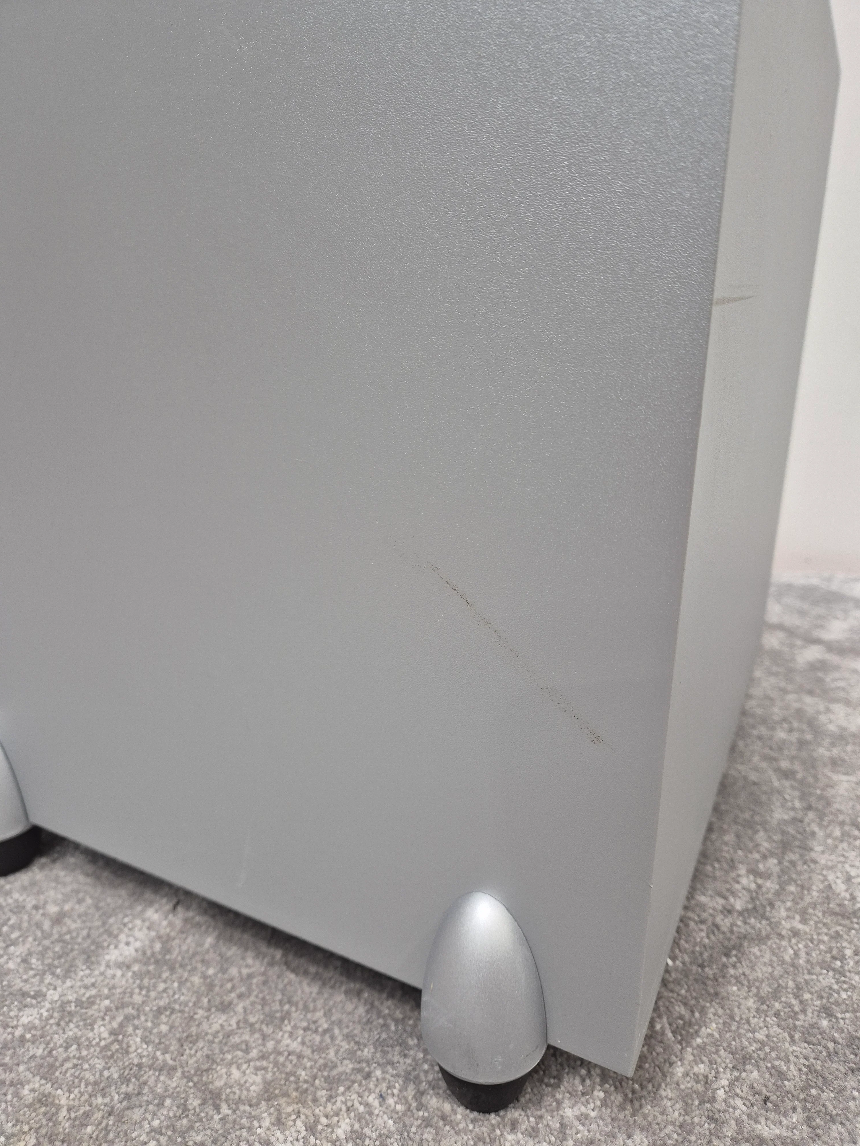 KEF PSW2010 - 10-inch Powered Subwoofer - Excellent - Image 4