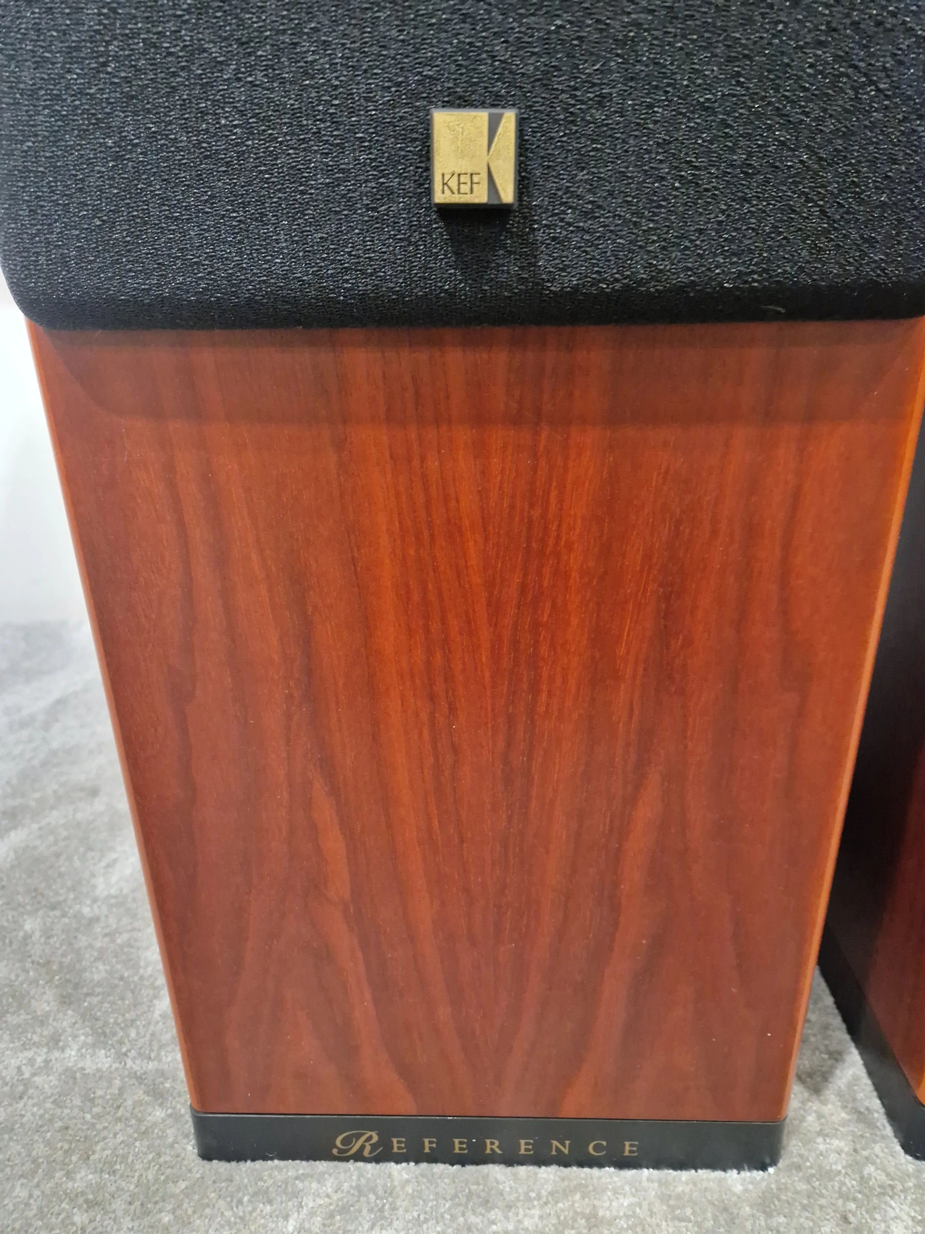 Pair of KEF Reference Series Model One ~ Two High-Fidelity Speakers, Uni-Q Driver Array - Excellent w/ Feet for speaker - Image 3