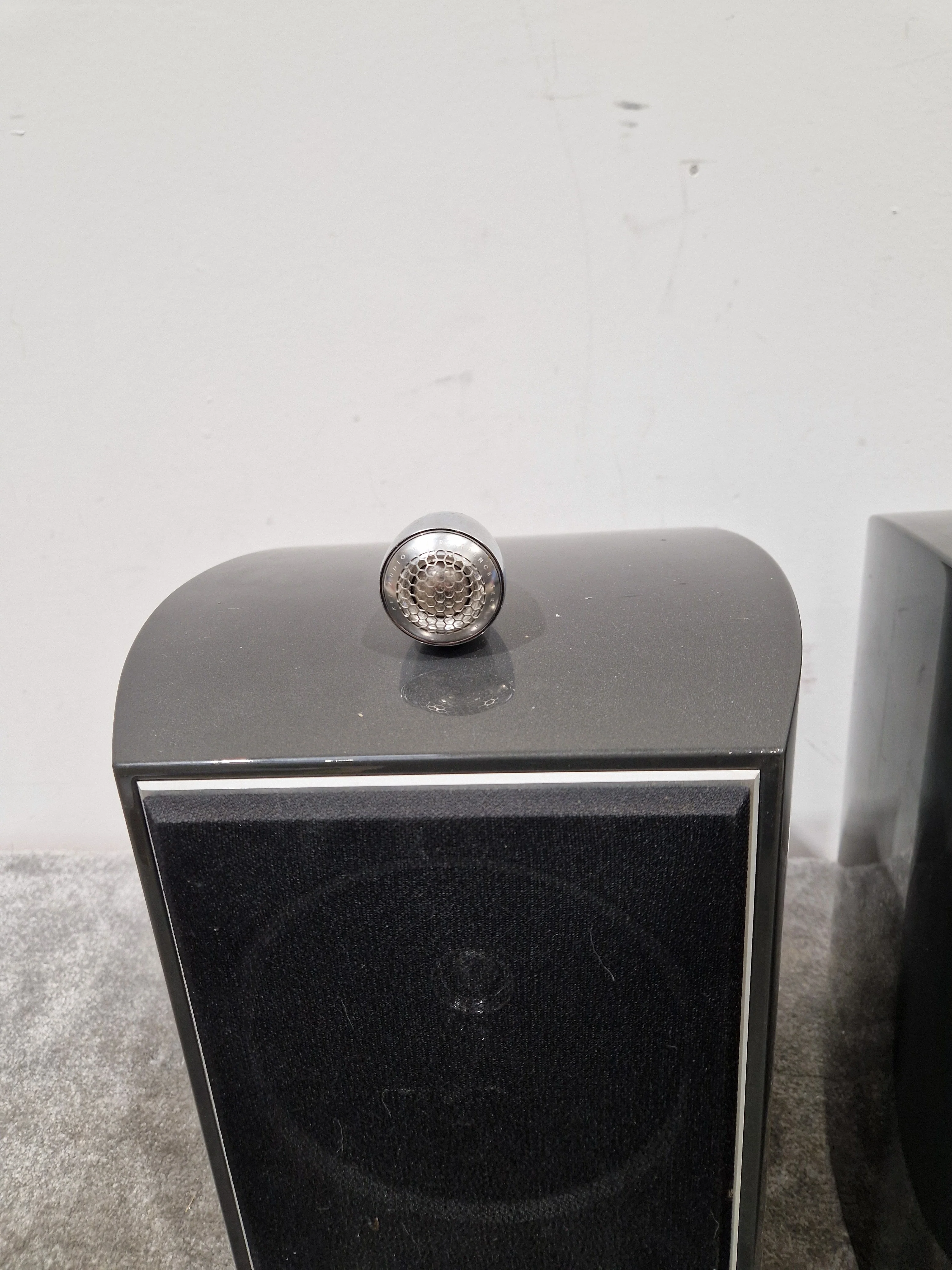 Kef XQ1 Pair - High-Fidelity Bookshelf Speakers - Excellent - Image 11