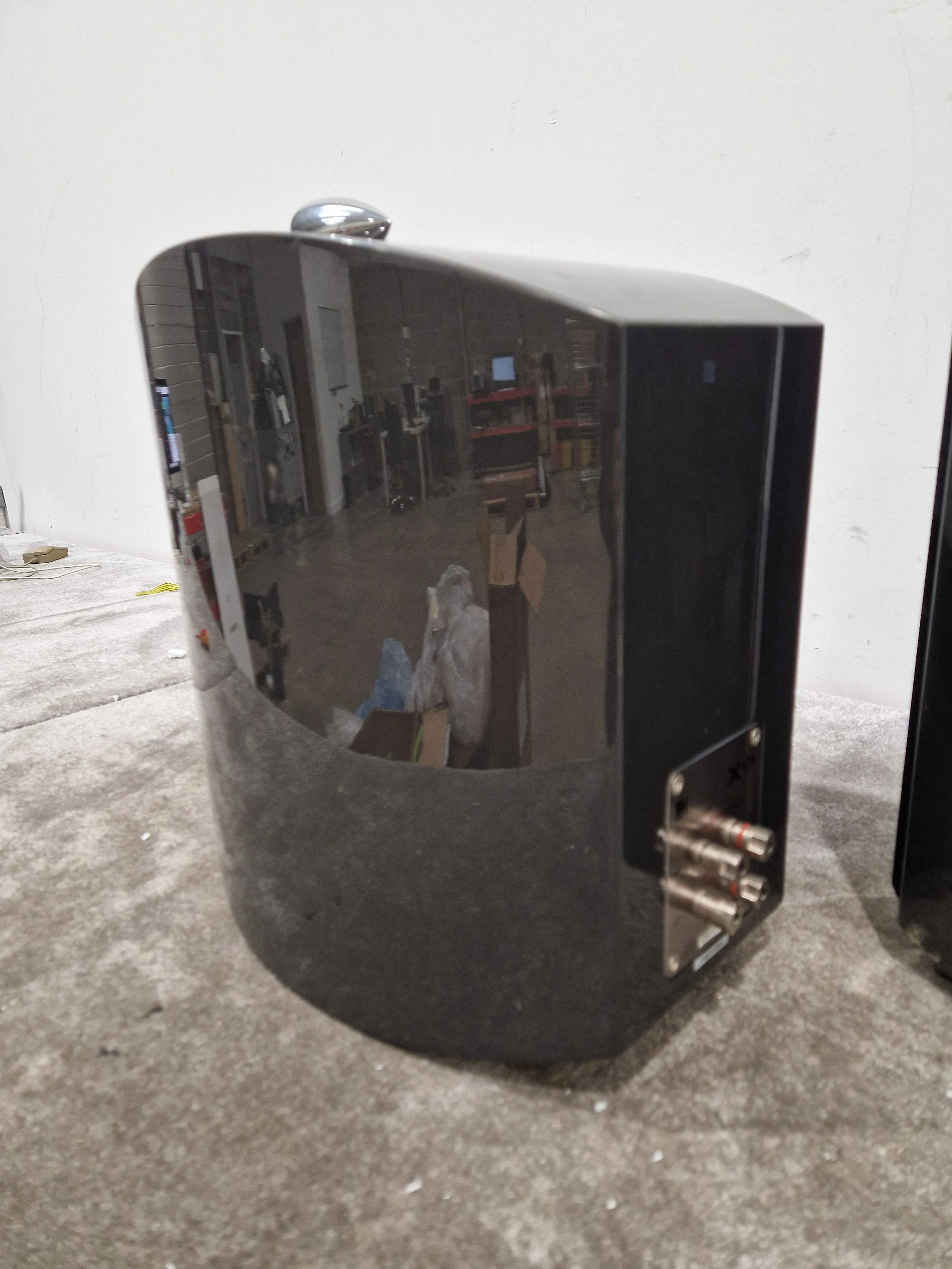 Kef XQ1 Pair - High-Fidelity Bookshelf Speakers - Excellent - Image 4