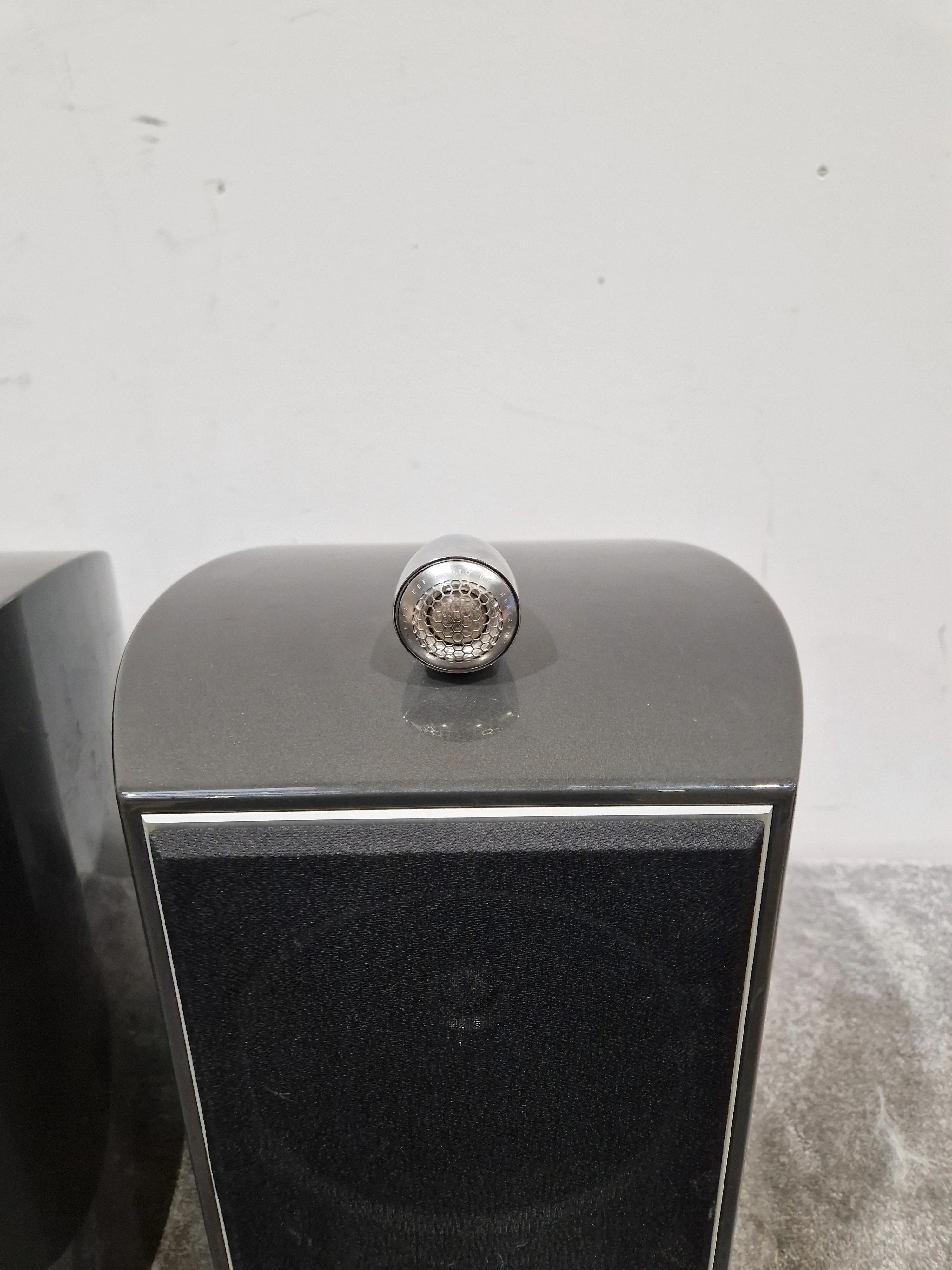Kef XQ1 Pair - High-Fidelity Bookshelf Speakers - Excellent - Image 8