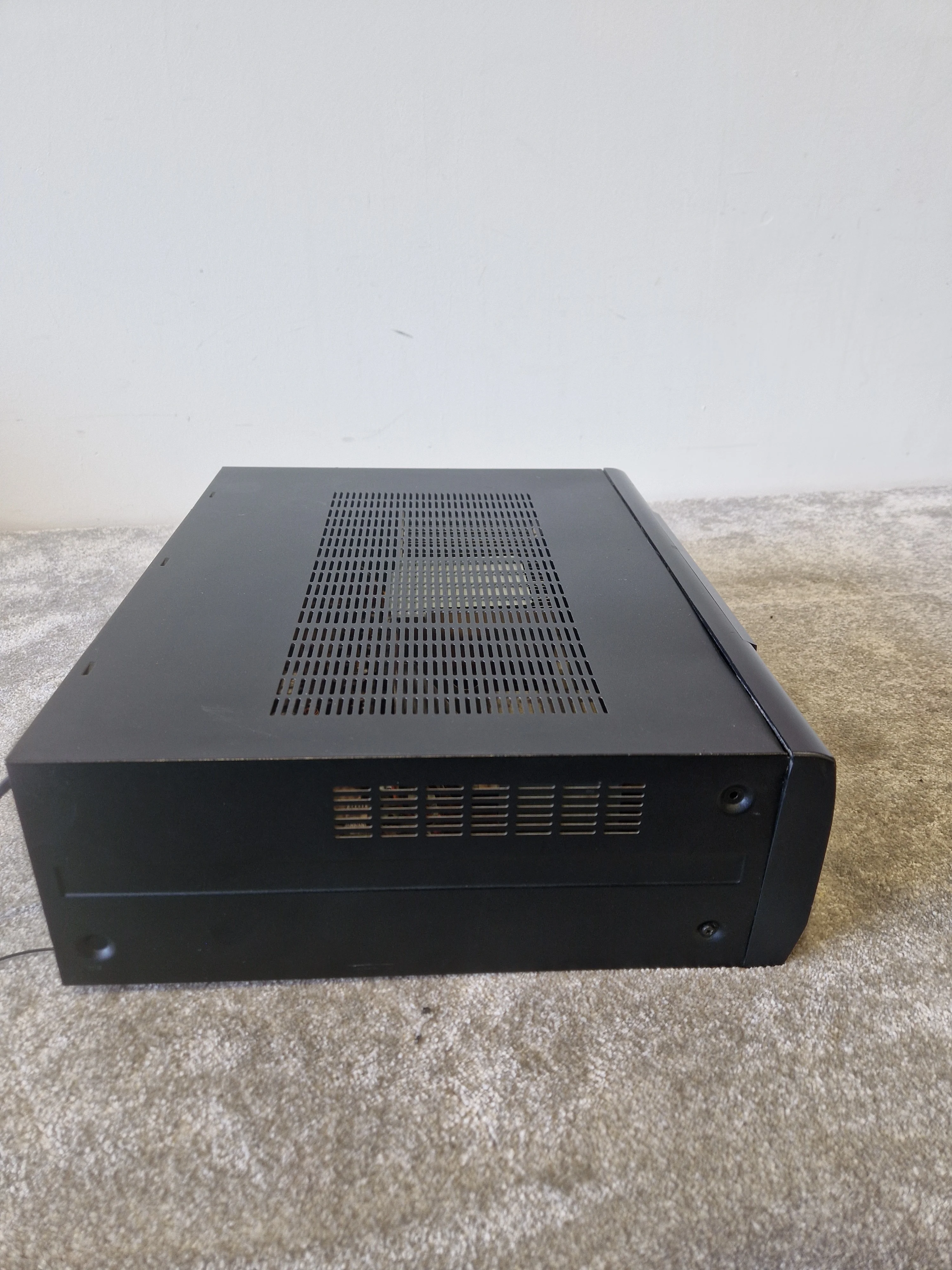 Kenwood KRF-V510 AV Receiver – Dolby Pro Logic, Multiple Inputs, 100W Per Channel – Fair - Image 3