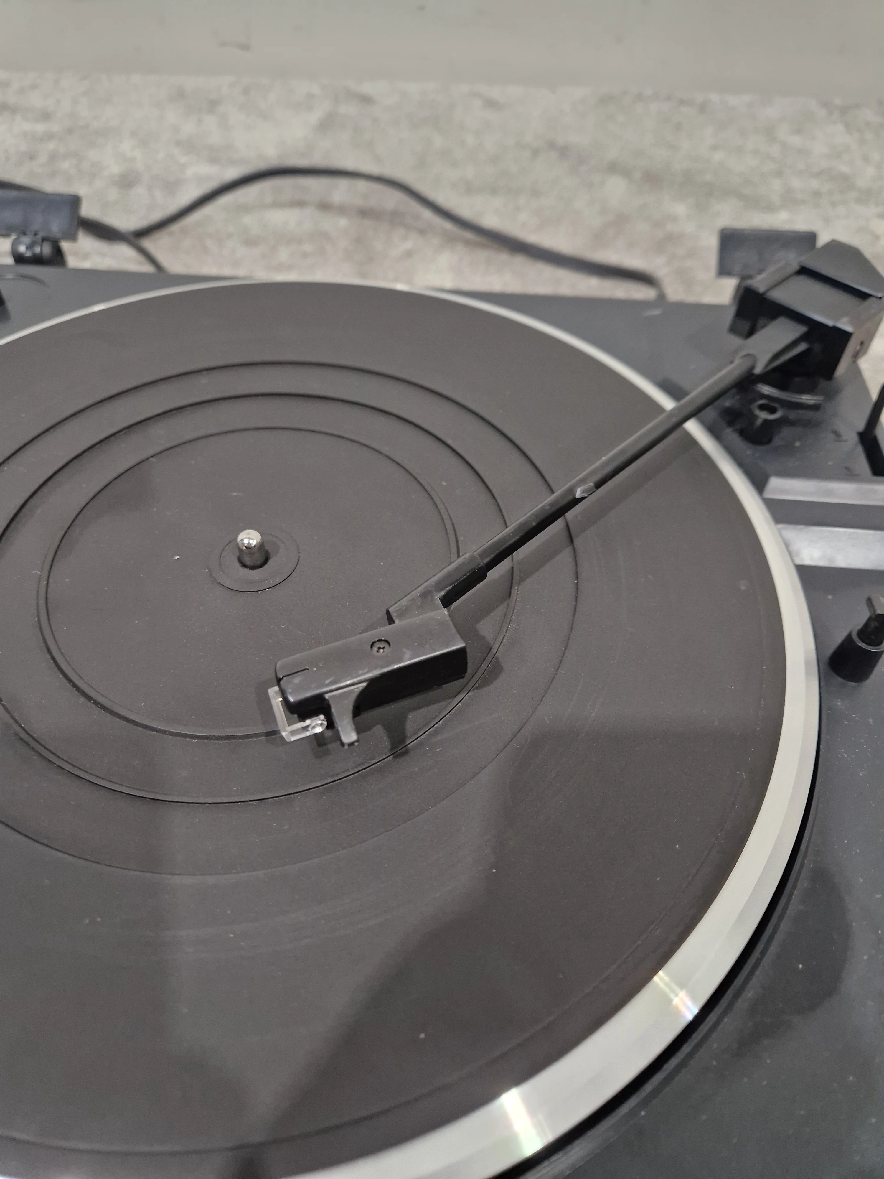 Kenwood P-25 - Turntable Deck - Spares or Repair - Image 4