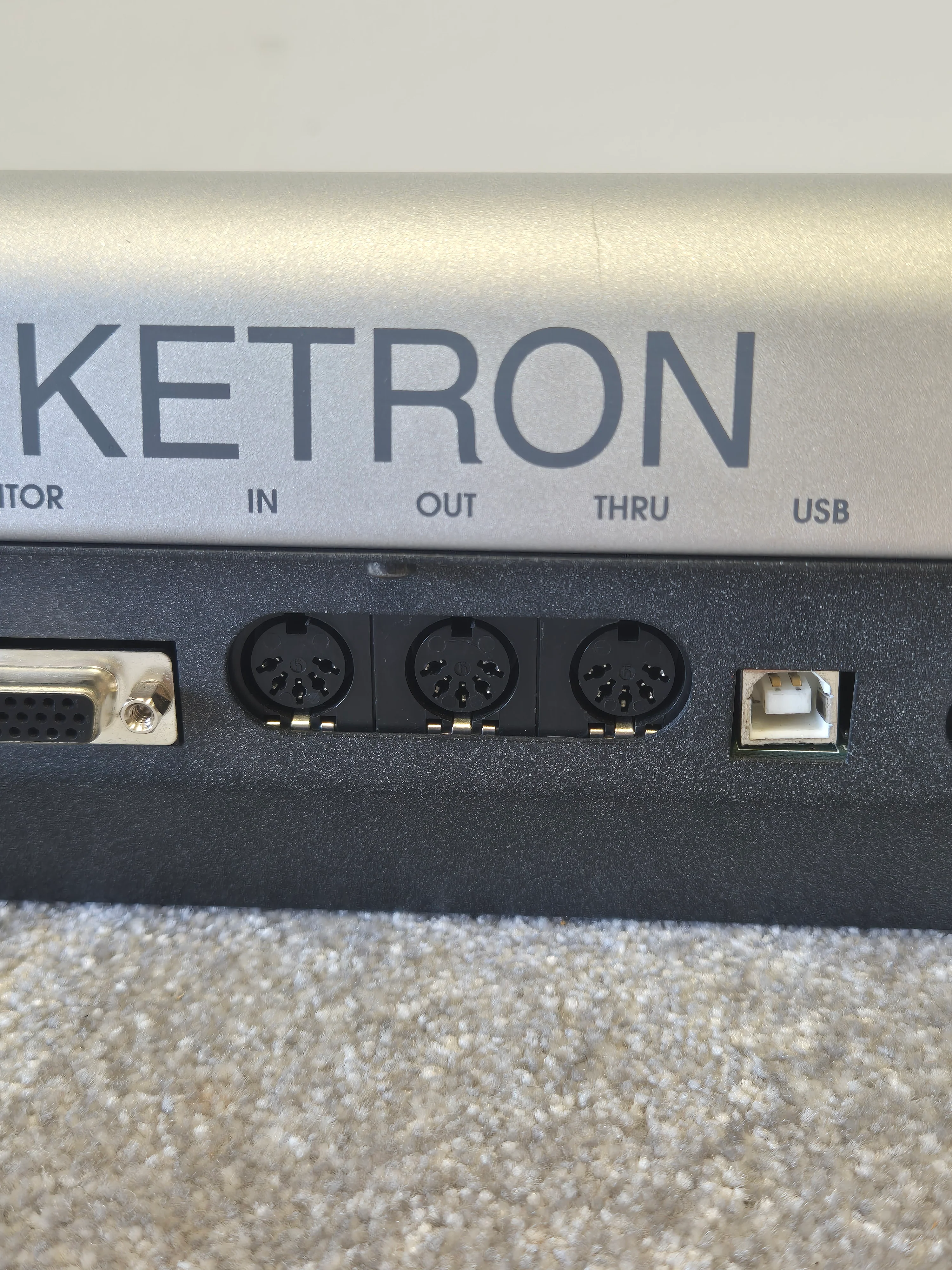 Ketron Midjay – Live Audio/MIDI Player Multimedia Module – Excellent w/ Soft Bag, Power Cable, USB Cable & Manual - Image 10