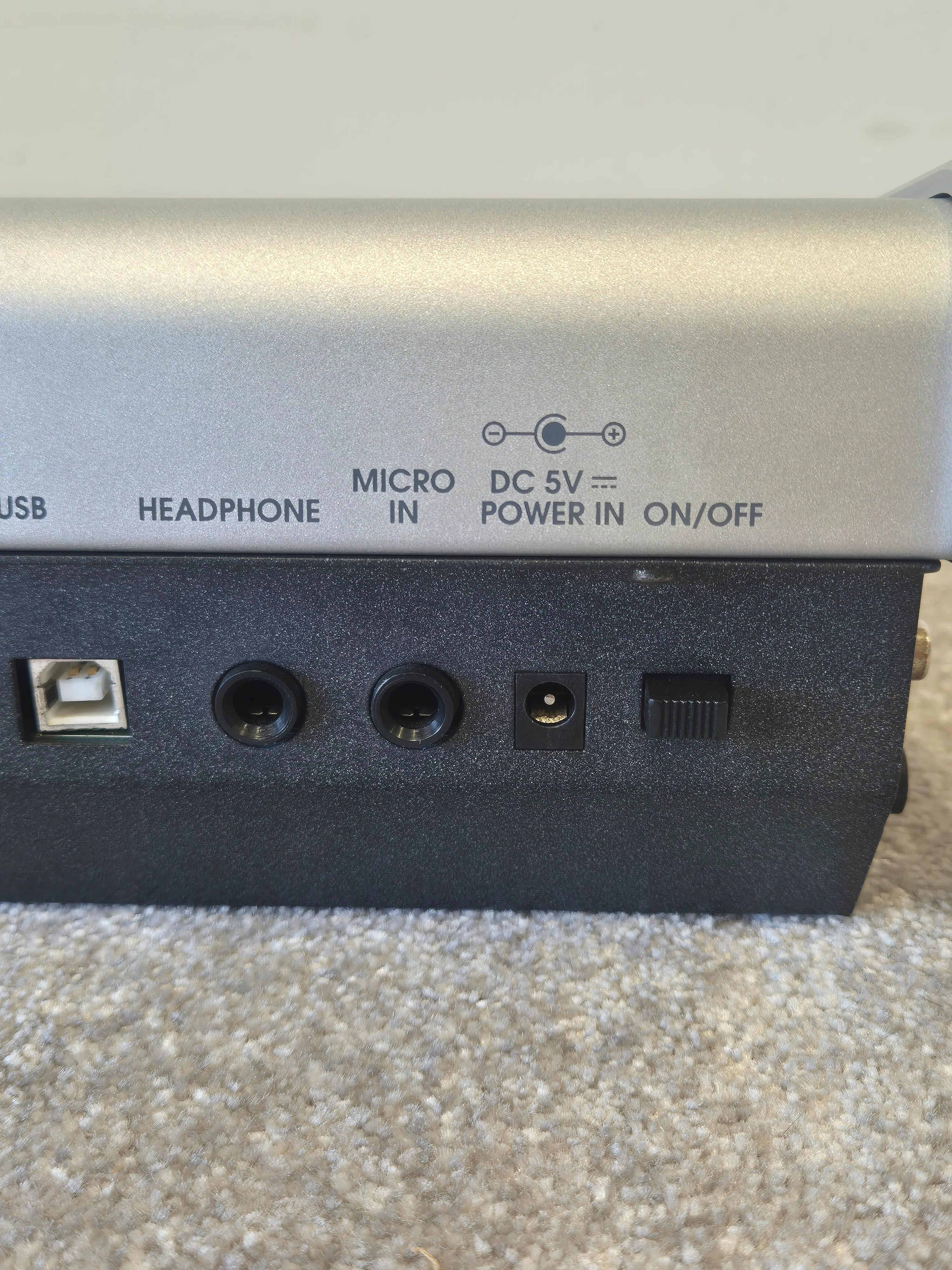 Ketron Midjay – Live Audio/MIDI Player Multimedia Module – Excellent w/ Soft Bag, Power Cable, USB Cable & Manual - Image 11