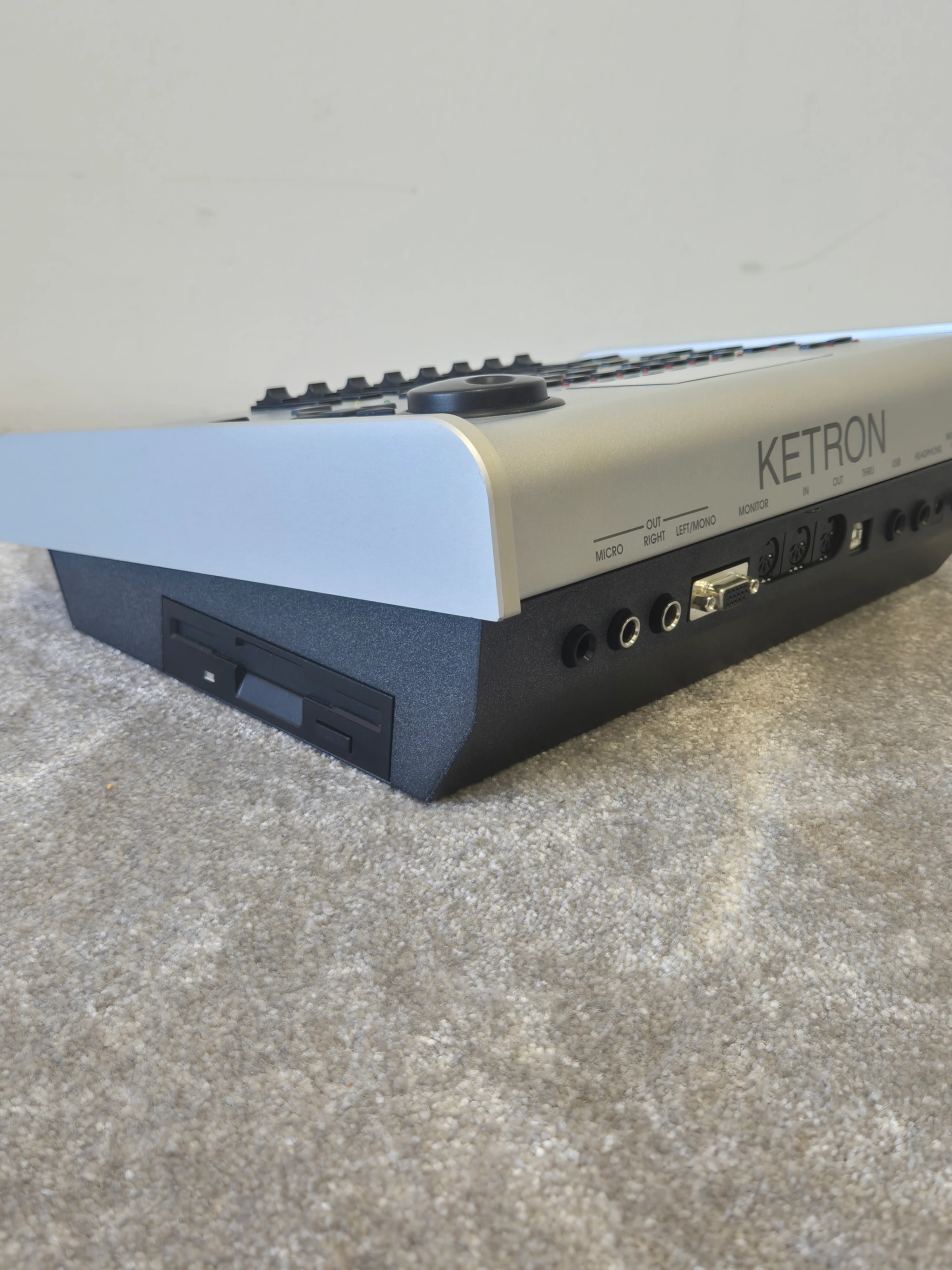 Ketron Midjay – Live Audio/MIDI Player Multimedia Module – Excellent w/ Soft Bag, Power Cable, USB Cable & Manual - Image 12