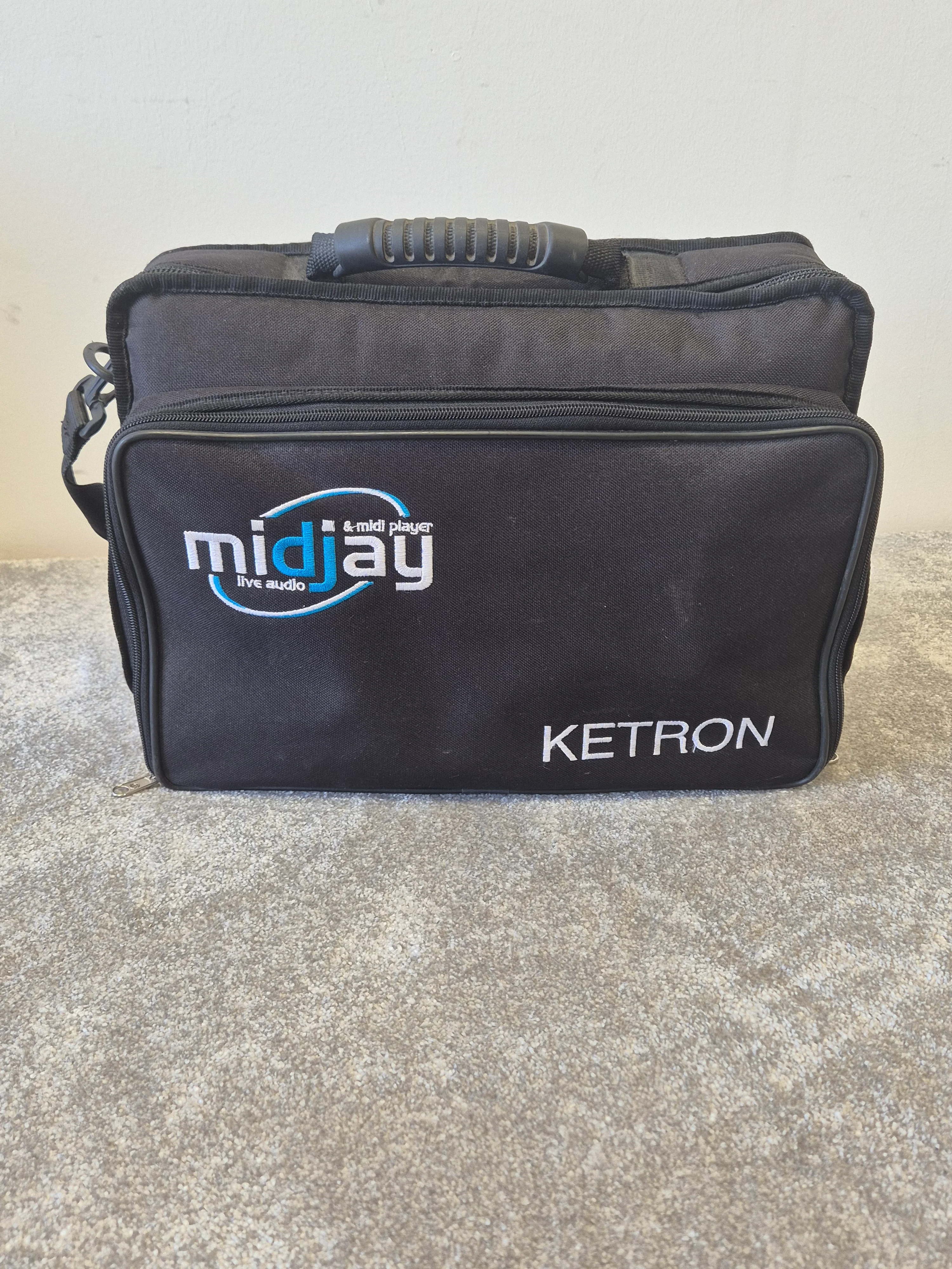 Ketron Midjay – Live Audio/MIDI Player Multimedia Module – Excellent w/ Soft Bag, Power Cable, USB Cable & Manual - Image 18