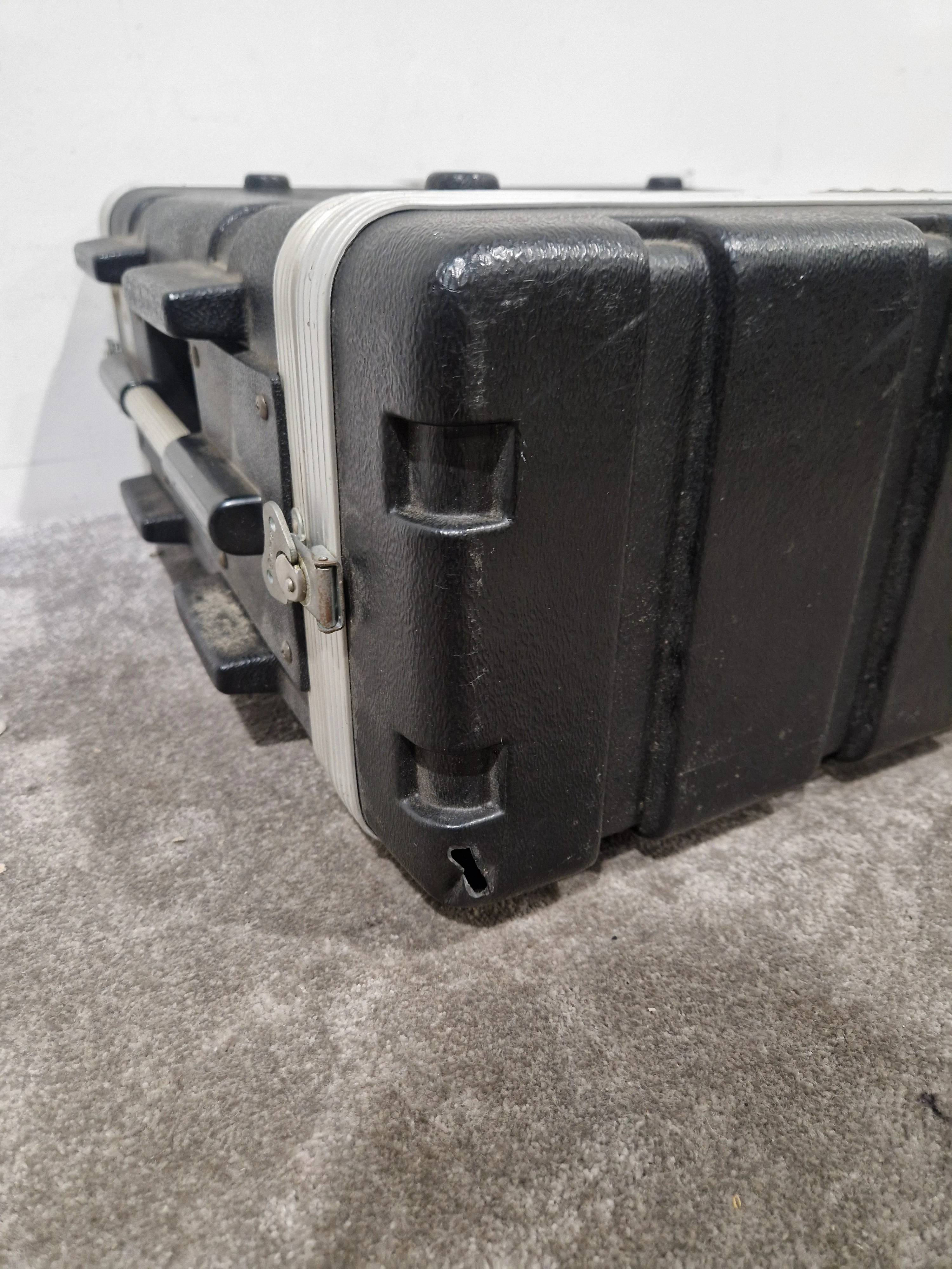 Kinsman Flight Case 20X20X50 - Durable Travel Protection - Good - Image 4