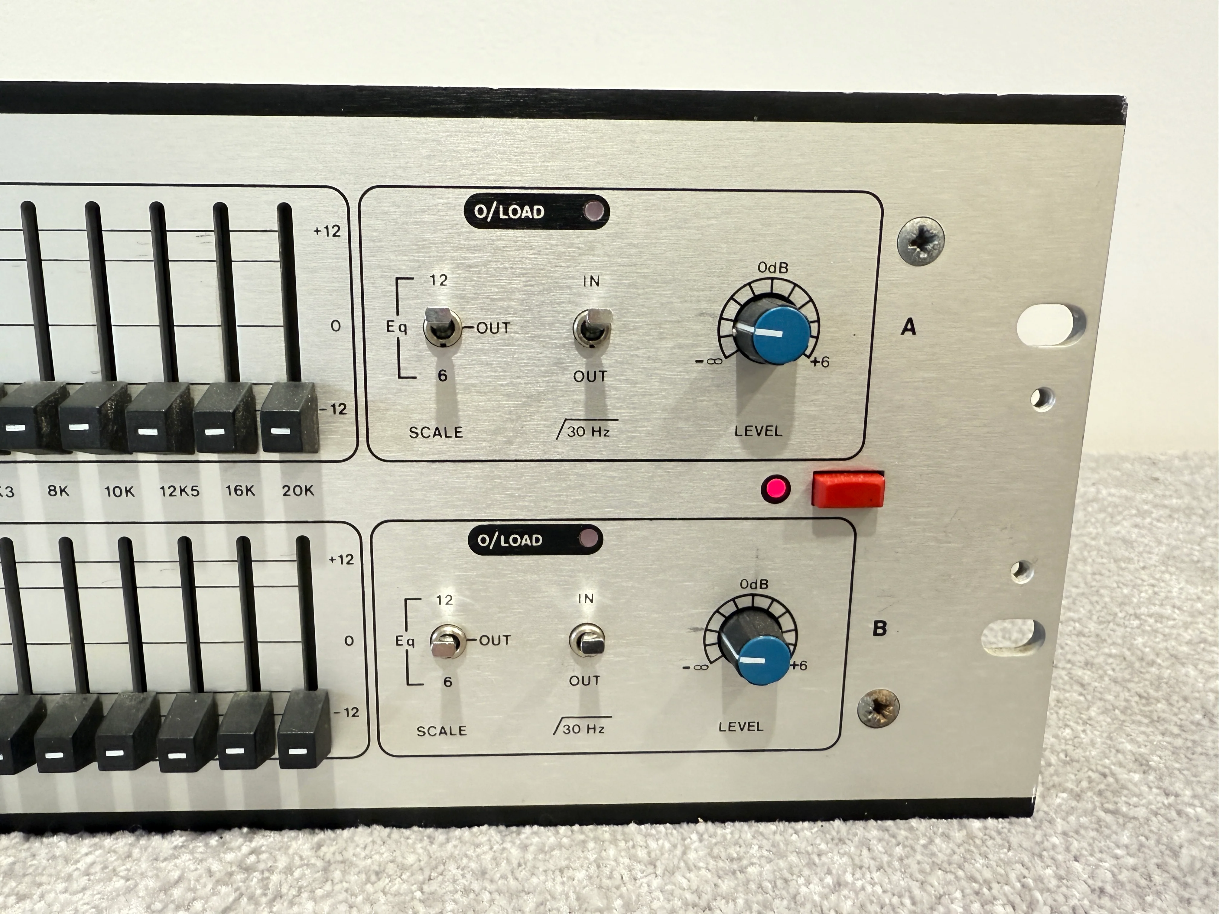 Klark Teknik DN360 30 Band Graphic Equaliser - Image 2