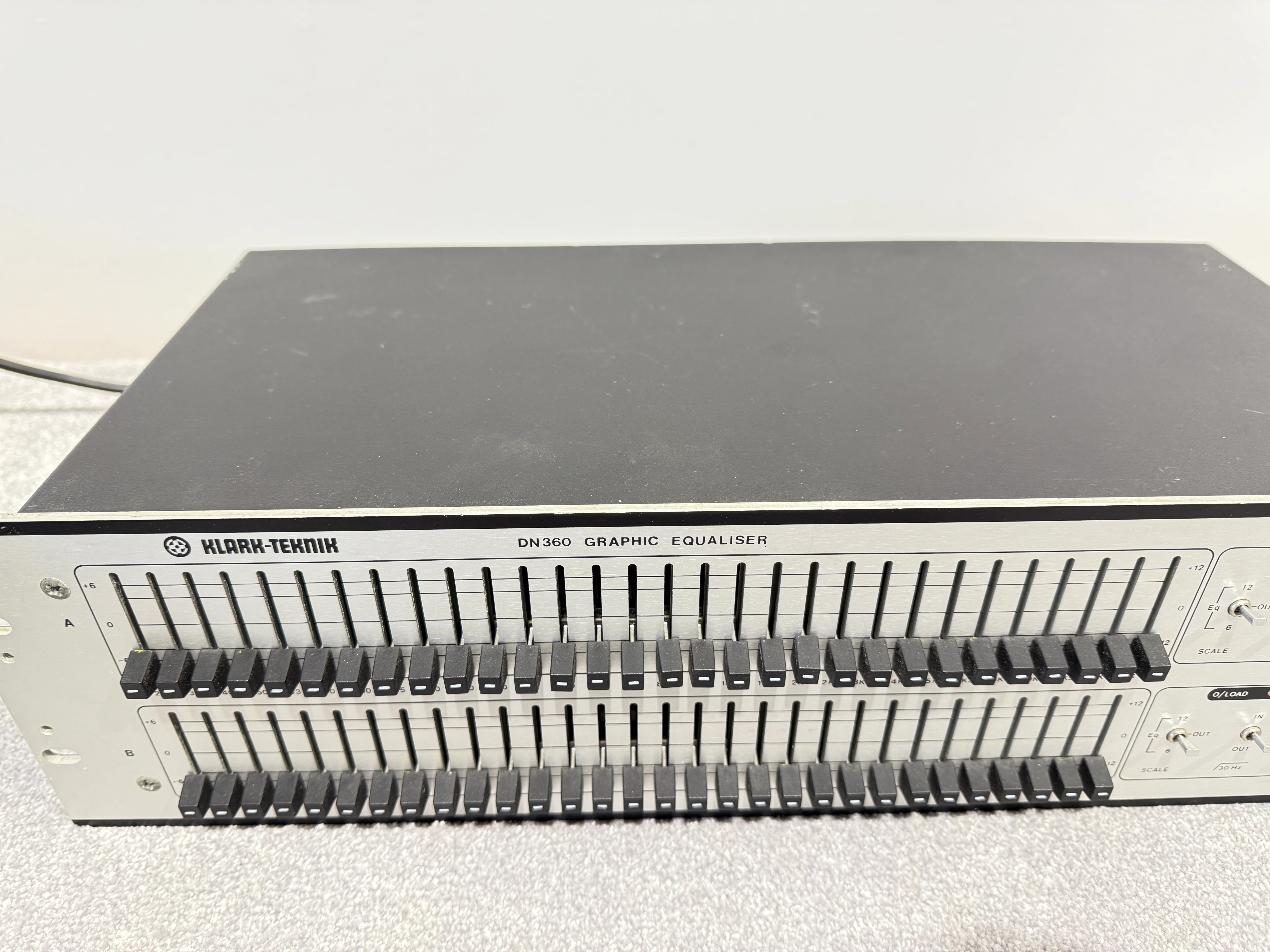 Klark Teknik DN360 30 Band Graphic Equaliser - Image 4