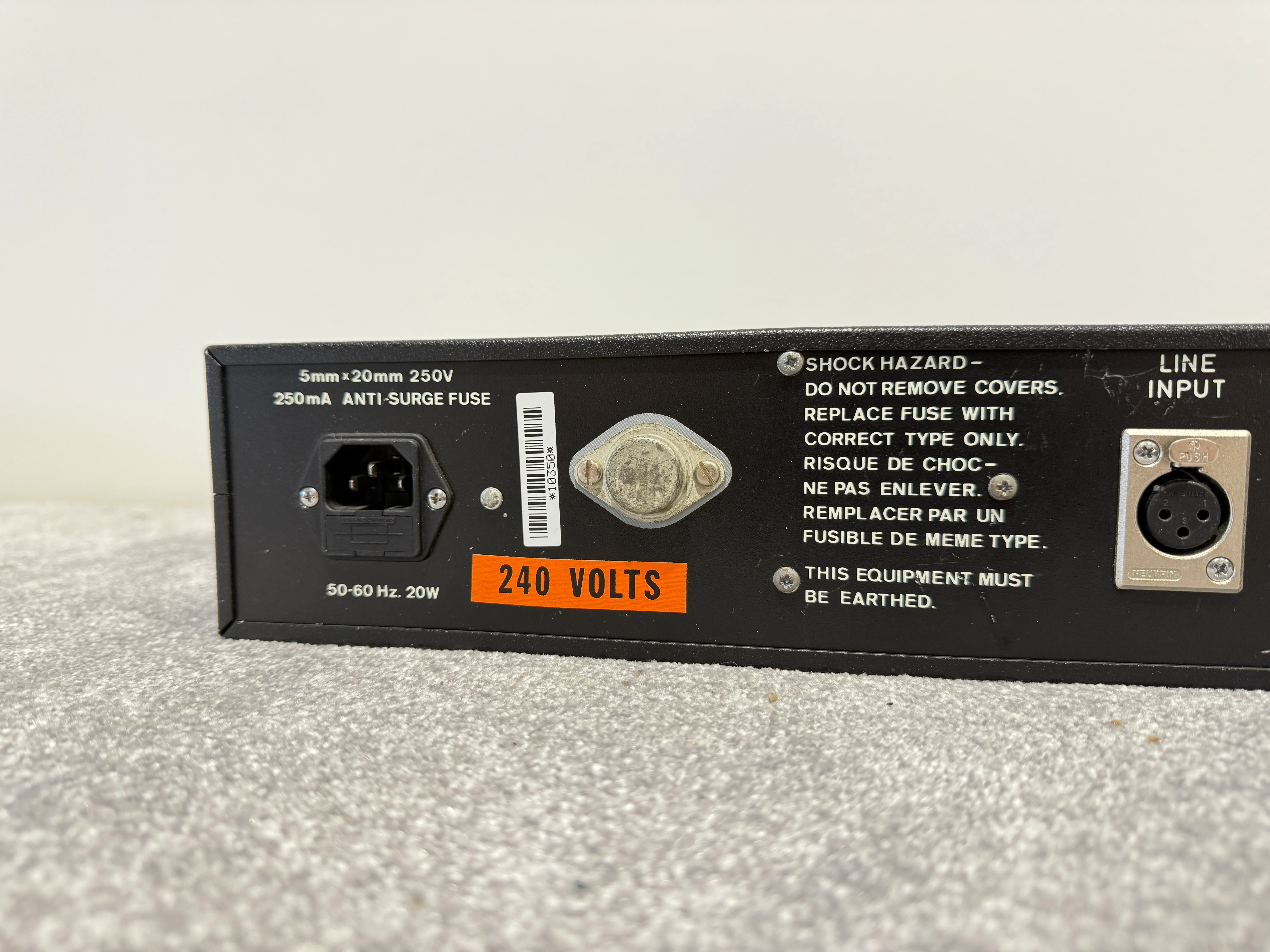 Klark-Teknik DN60 Real Time Spectrum Analyser - Image 10
