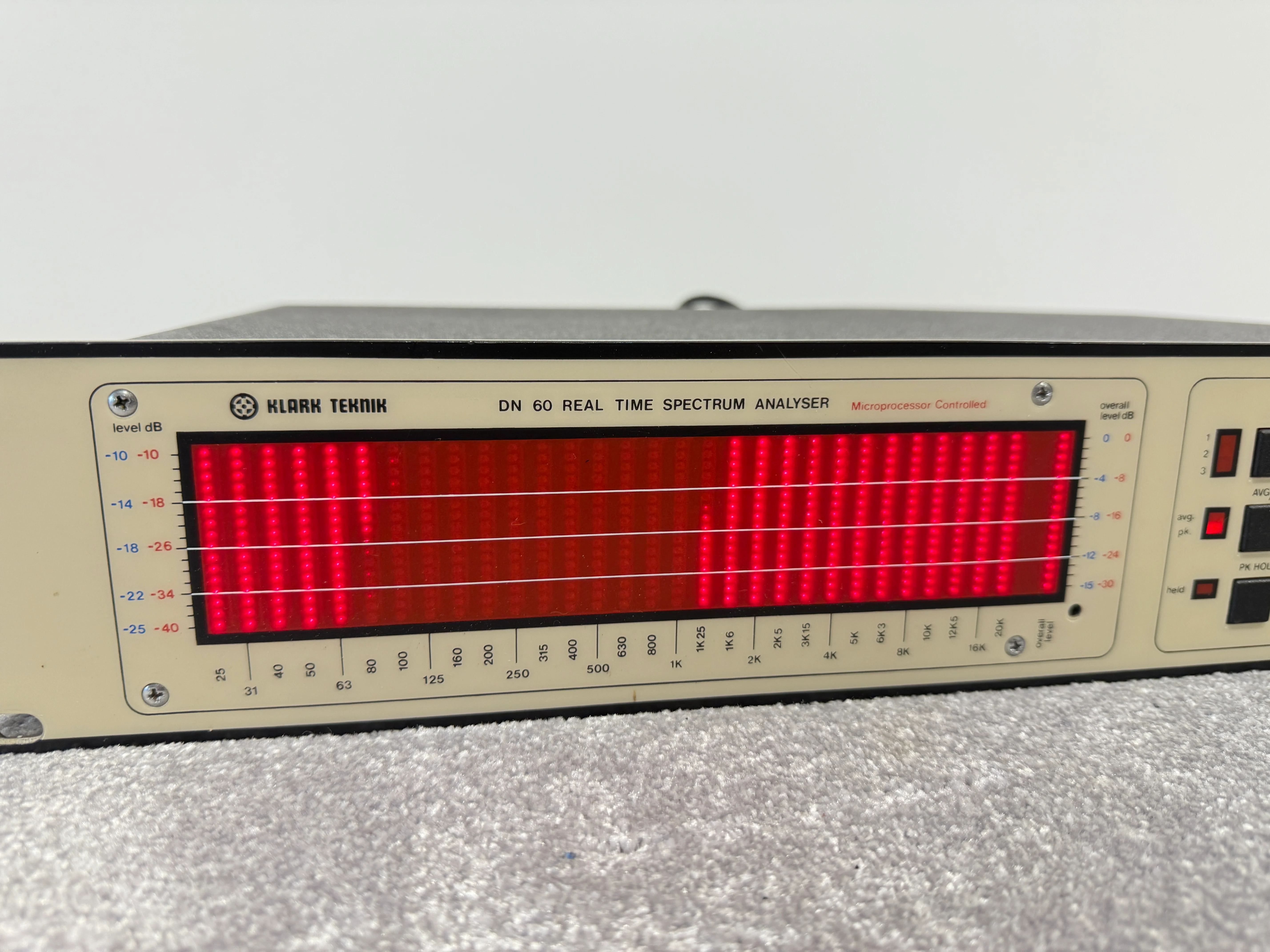 Klark-Teknik DN60 Real Time Spectrum Analyser - Image 4