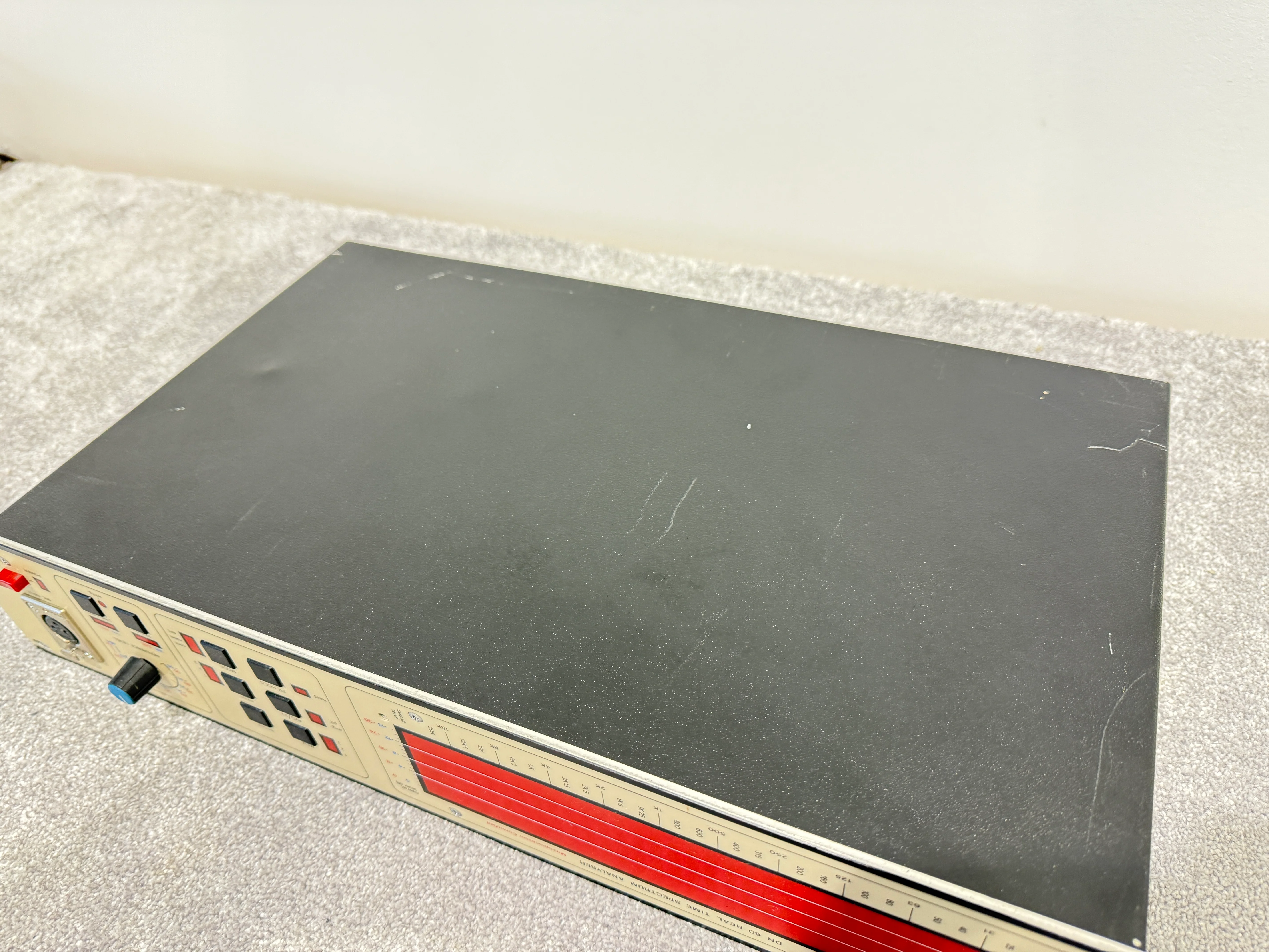 Klark-Teknik DN60 Real Time Spectrum Analyser - Image 5