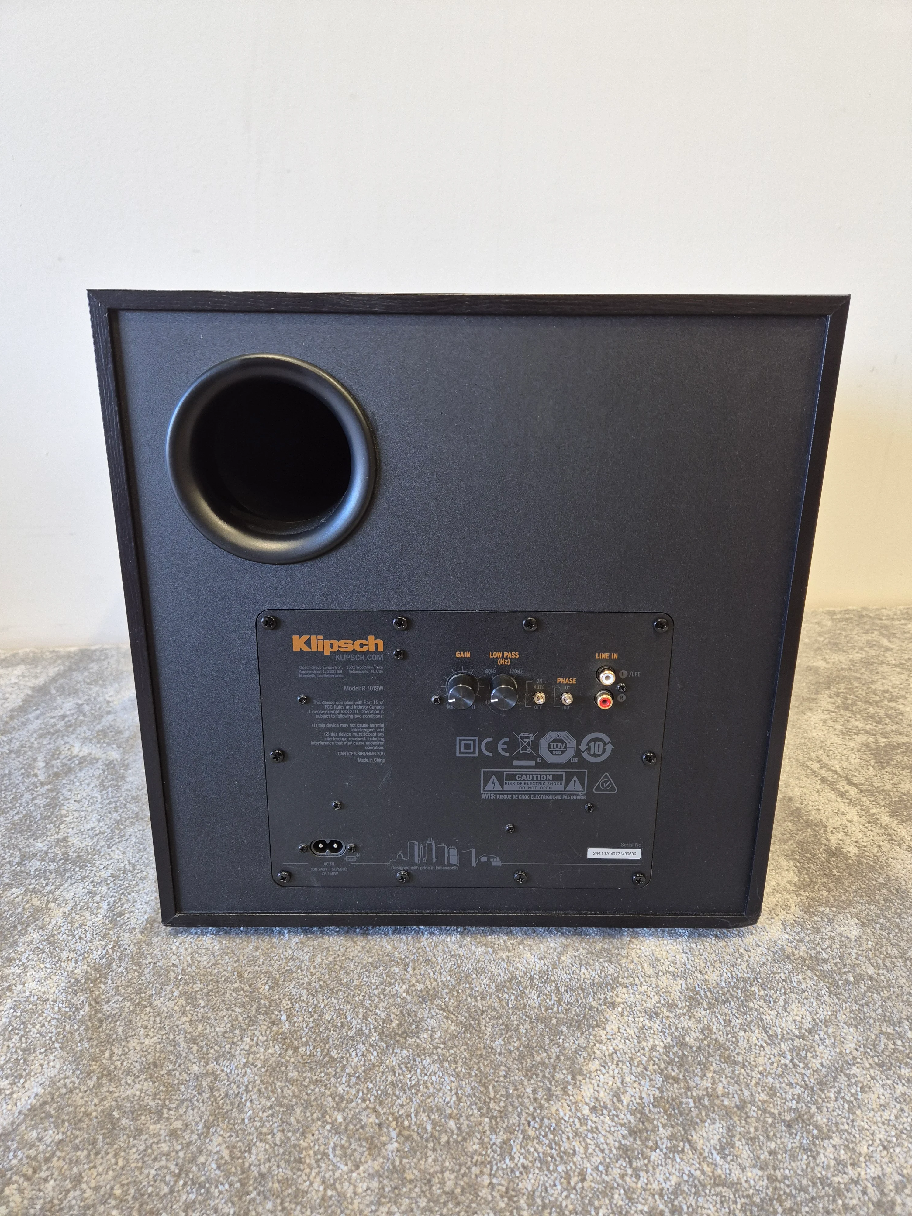 Klipsch R-101SW - High-Performance Subwoofer - Image 3